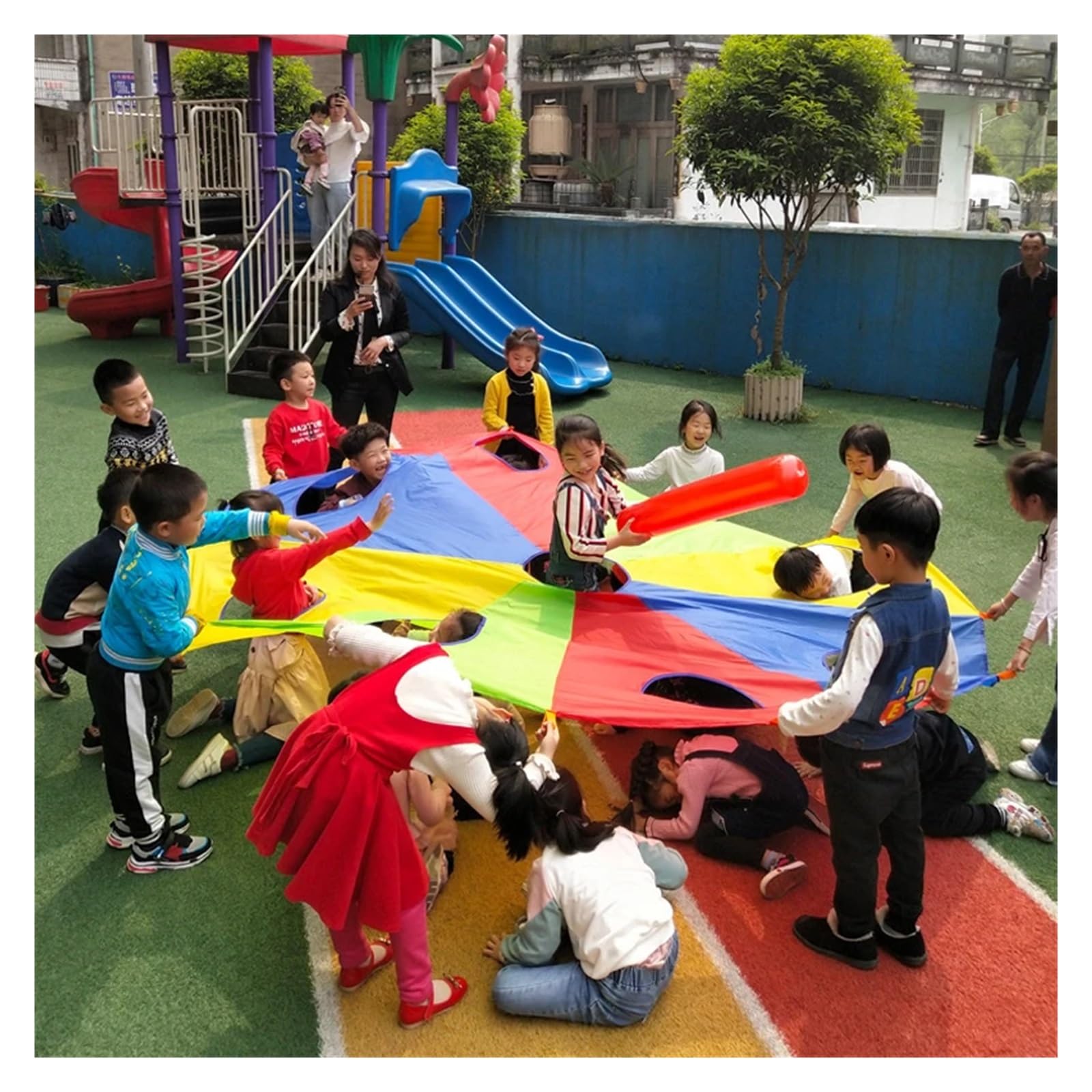 Bunt Fallschirm Spielen Sie Parachute Rainbow Outdoor-Spiele Lustiger Fallschirm for Zelt Kooperative Teambuilding-Aktivitäten Mehrfarbiges Spielzelt(2M Parachute)