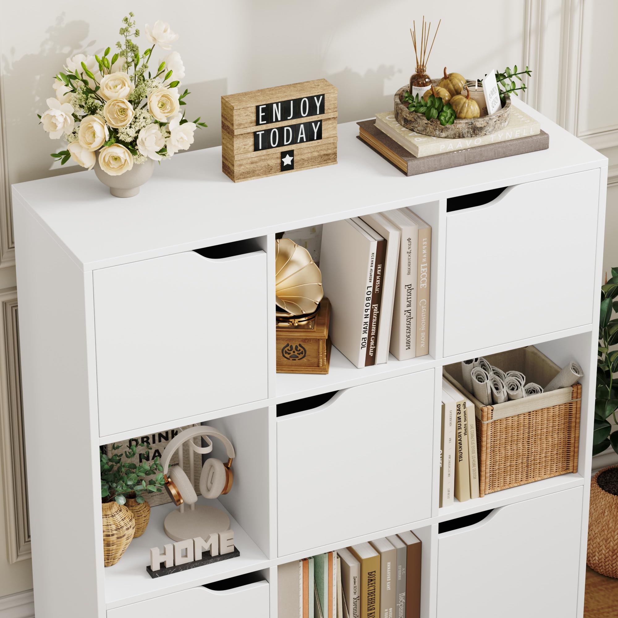 FirFurd Libreria a 9 Cubi Con 5 Porte, Armadietto 3 Ripiani, Scaffale Con 9 Scomparti a Cubi Portaoggetti, Stile Moderno, per Soggiorno, Camera da Letto, Ufficio 90x29x90cm Bianco