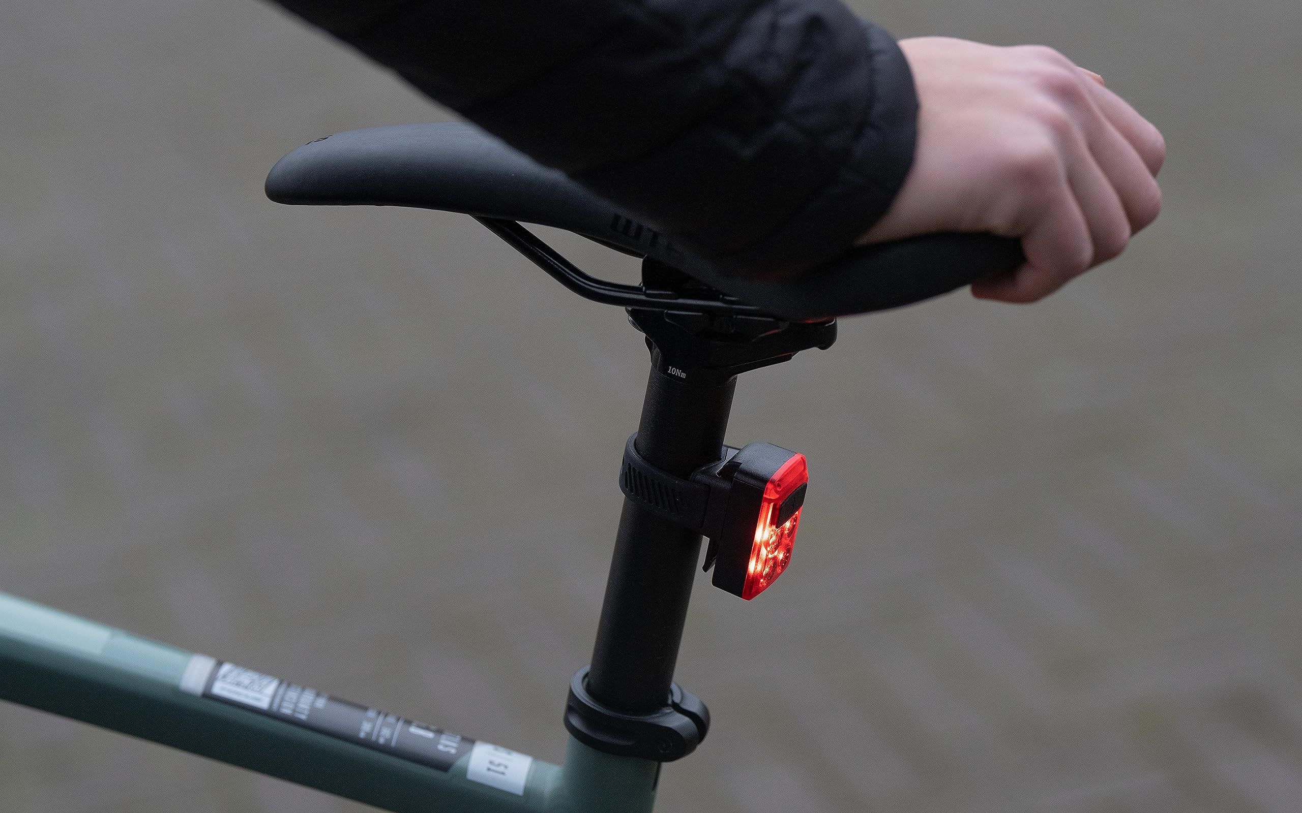 BBB Ensemble de lumières de vélo Rechargeables par USB I Feu Avant et arrière LED I Sangle Flexible I Lumières de visibilité pour vélo I BLS-237