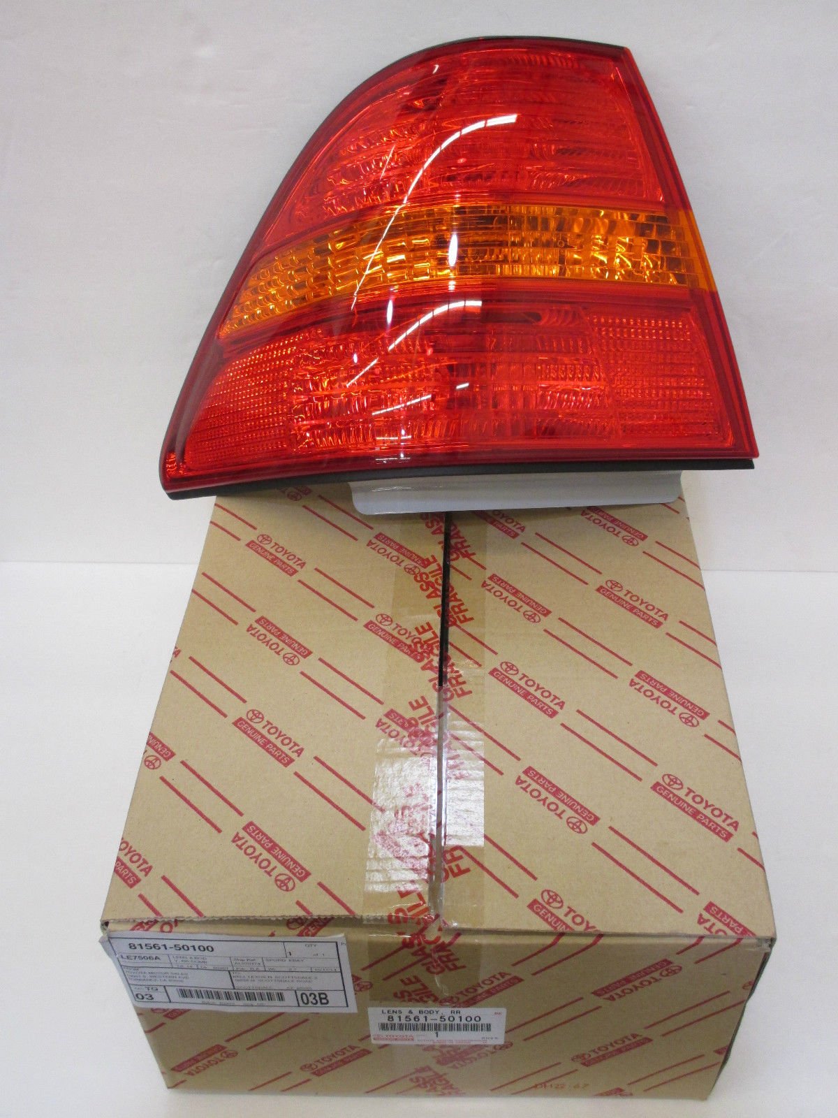 LEXUS OEM FACTORY DRIVERS REAR OUTER TAIL LAMP LENS 2001-2003 LS430