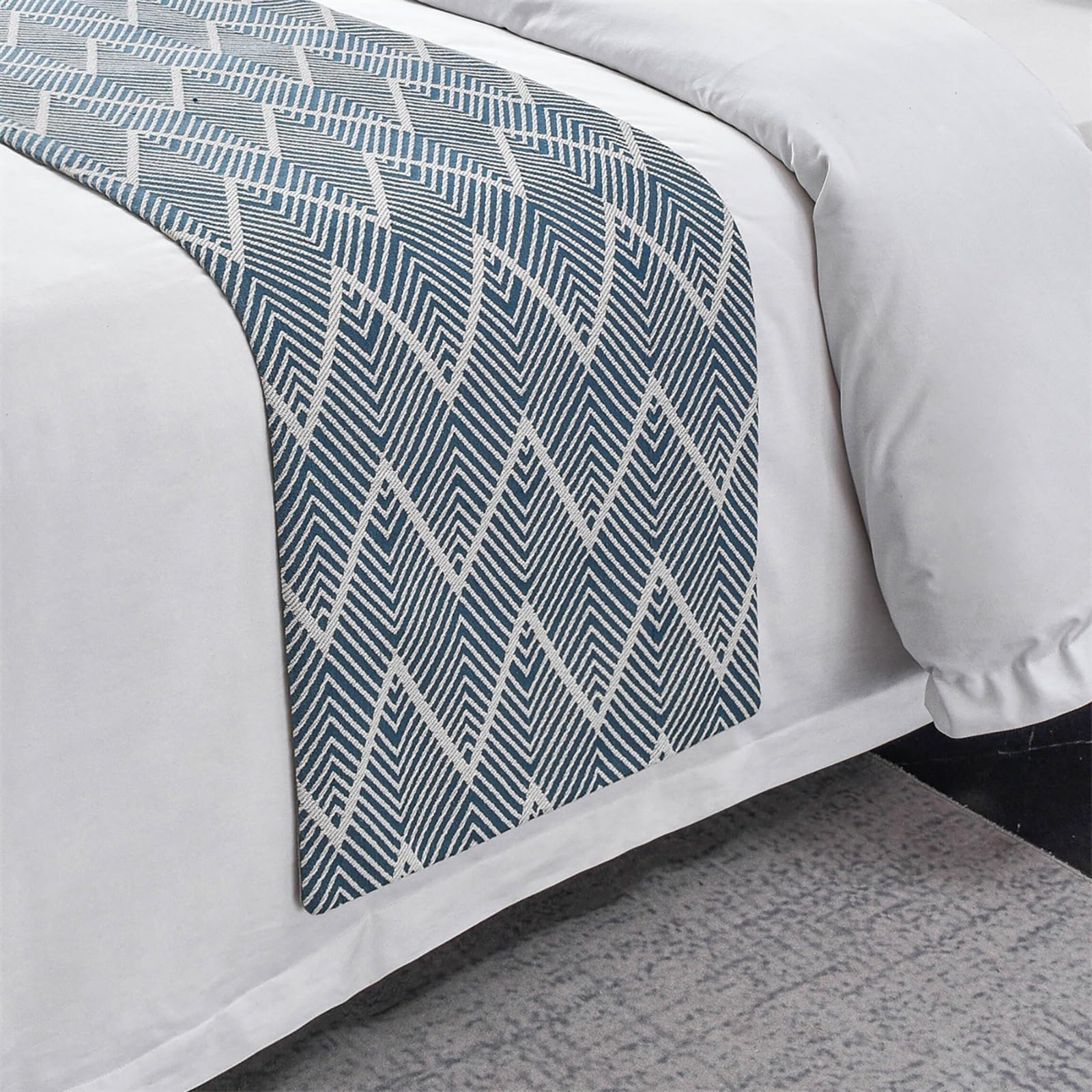 Bettläufer, gestrickt, doppelseitig, aus Jacquard, geometrisch, gewellt, Schal, Handtuchschutz für Hotelzimmer (blau, 45 x 210 cm für 150 cm Bett)