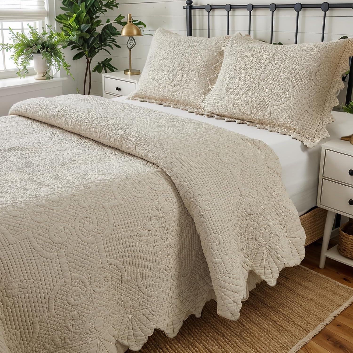 Brandream Beige Quilts King Size Quilt Set Cotton Matelasse Coverlet Set Elegant Scalloped Edge Quilts 3 Piece