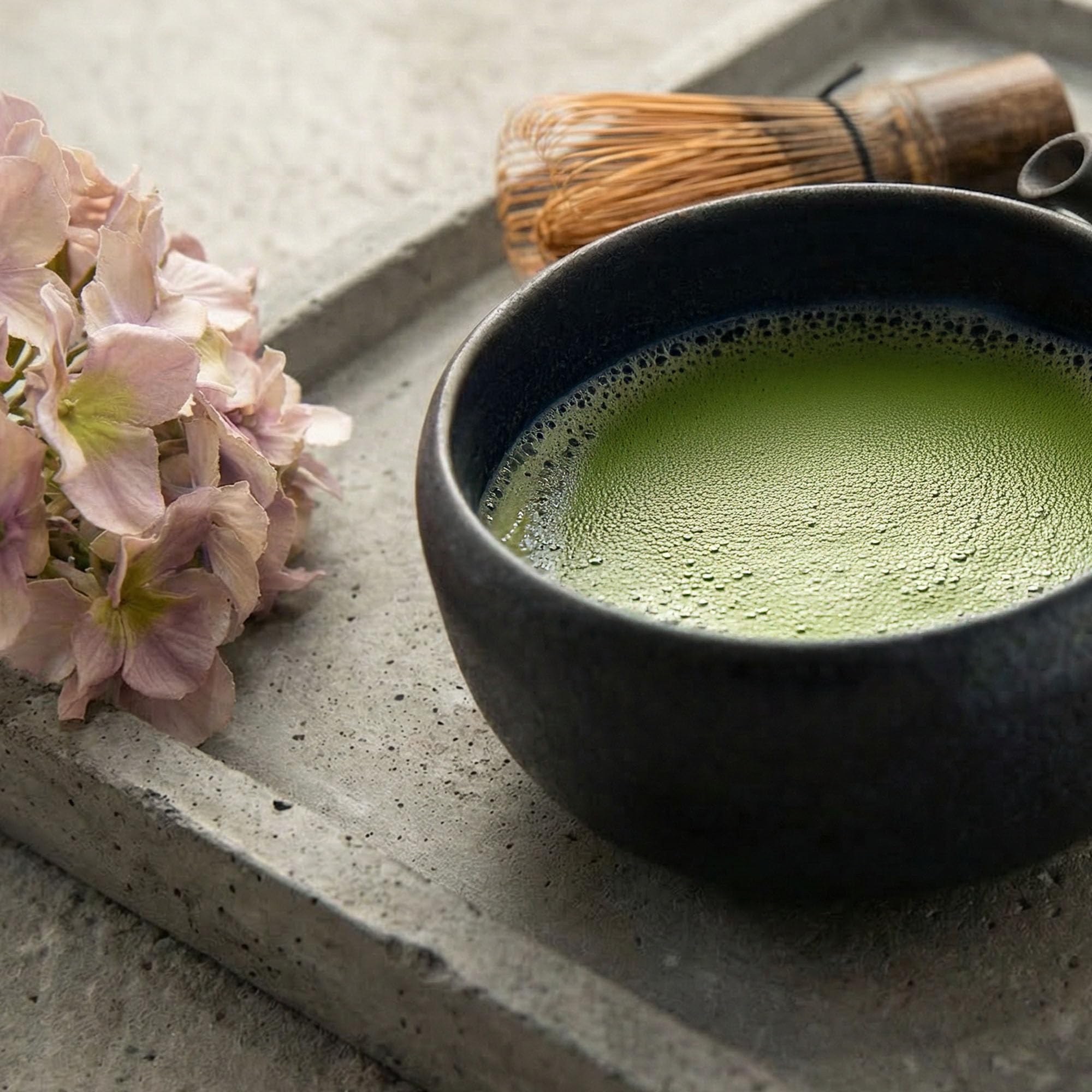 Bol à matcha japonais fait main, bol à thé en grès Mino (argent fumé)