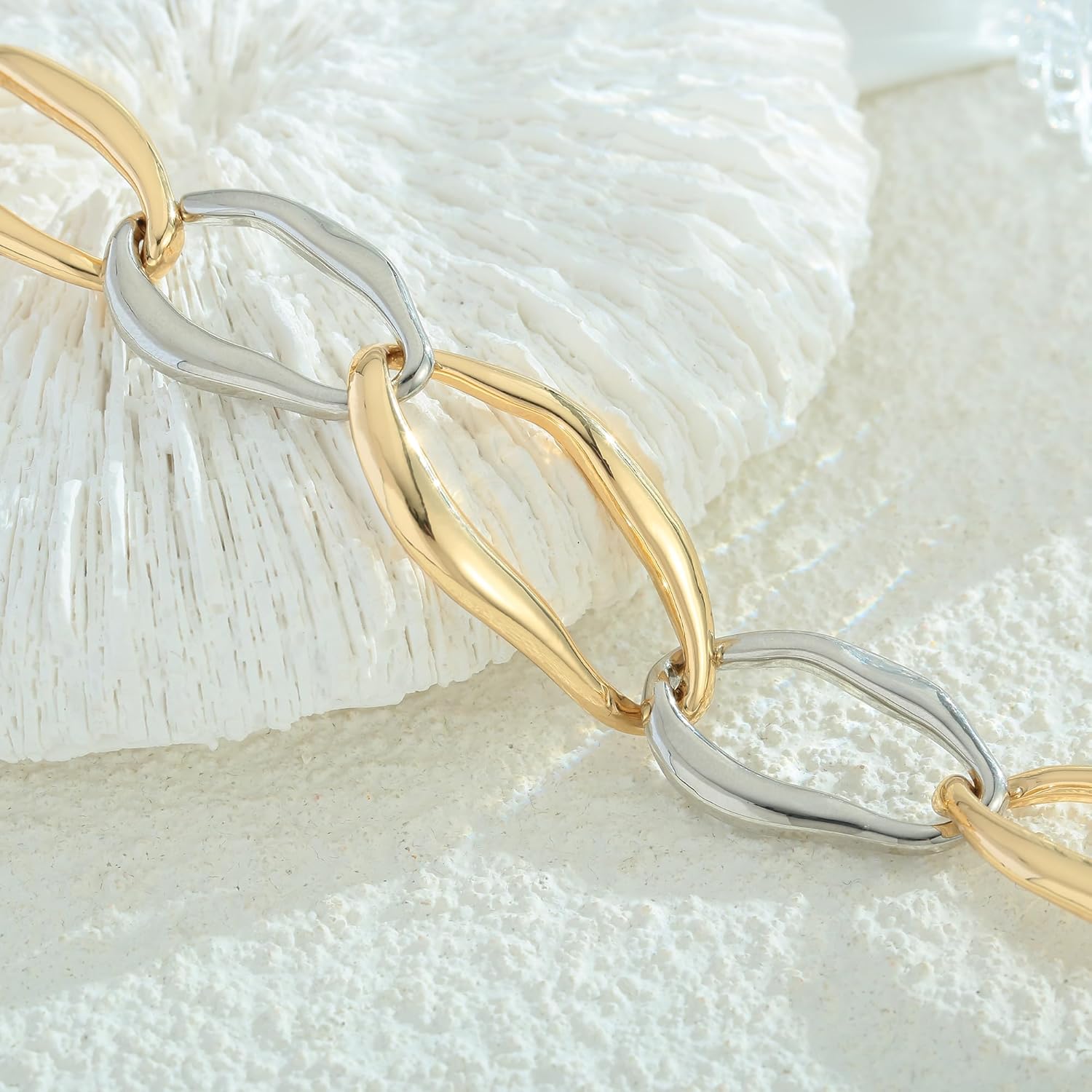 Heart Charm Bracelet for Women Chunky Matte Gold Link Chain Bracelet Vintage White Gold Love Heart Bracelet Fashion Valentines Bracelet - Image 4