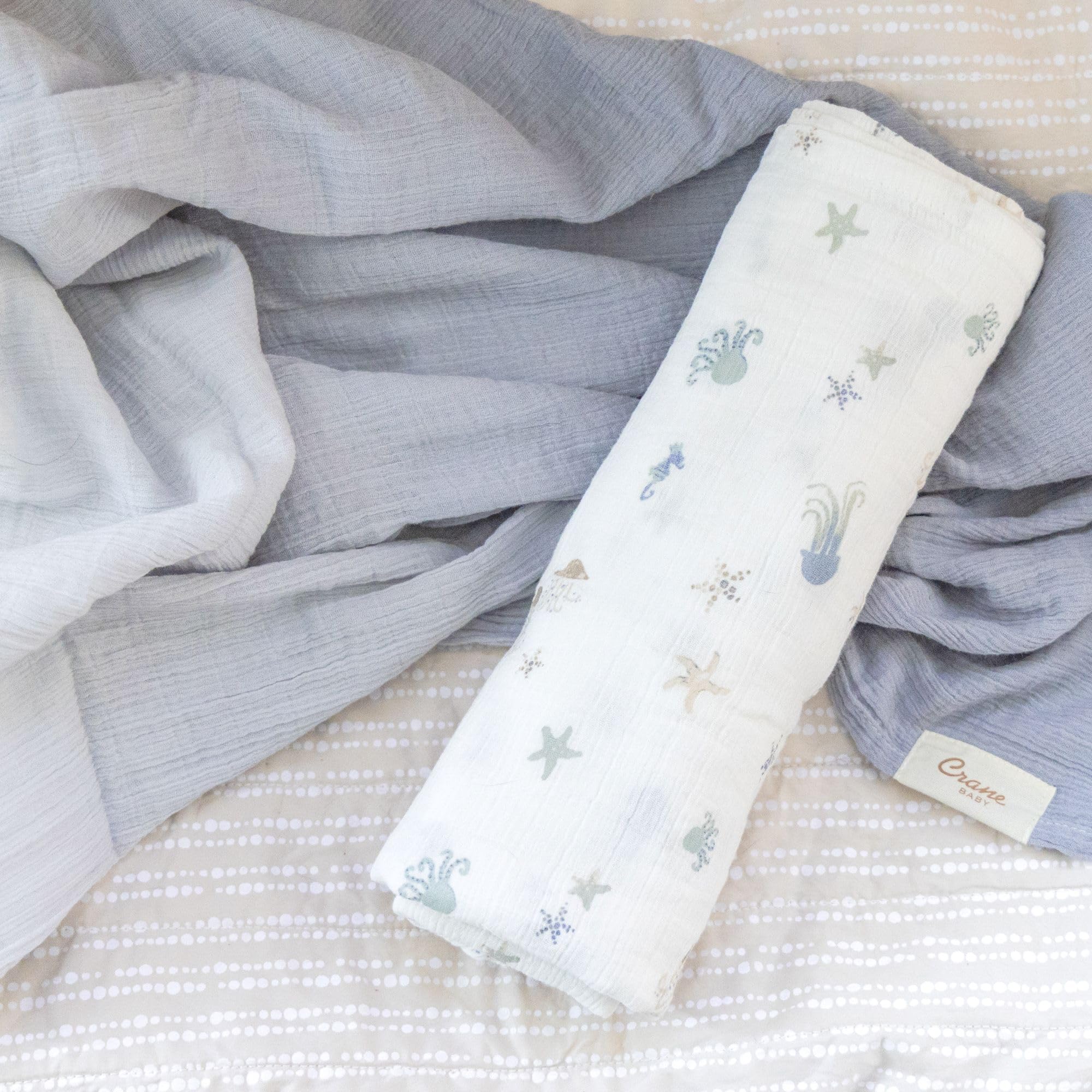 Crane Baby Manta de Muselina para bebé, Pack de 3, 100% Muselina de algodón, Estampado Vida Marina, imprescindible para bebé