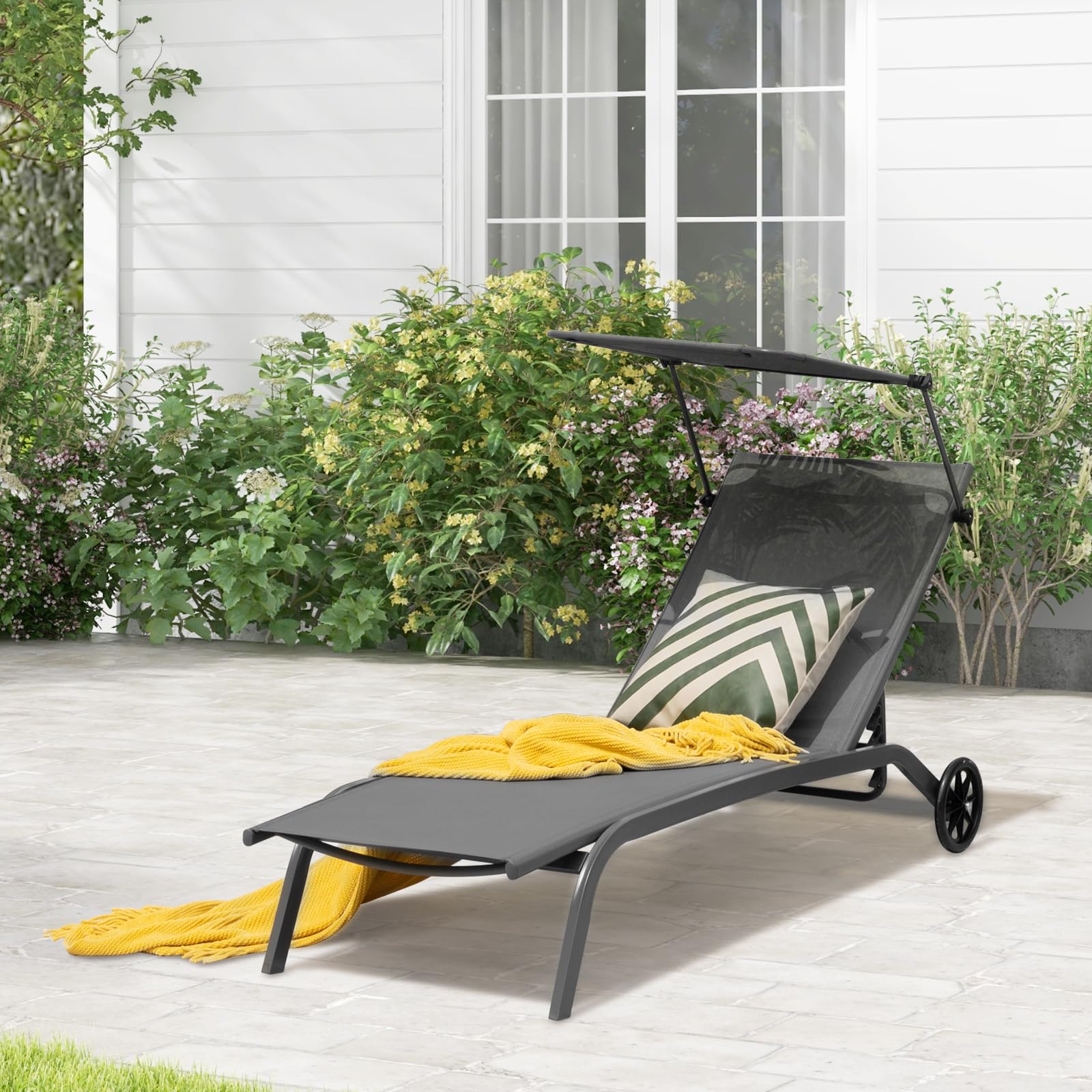 KOMFOTTEU Lettino Prendisole con Ruote e Tettuccio Parasole，Grigio：1 | Sedia a Sdraio con Portabicchiere, Schienale Regolabile in 5 Livelli, in Tessuto Textilene, Portato 150 kg, da Giardino