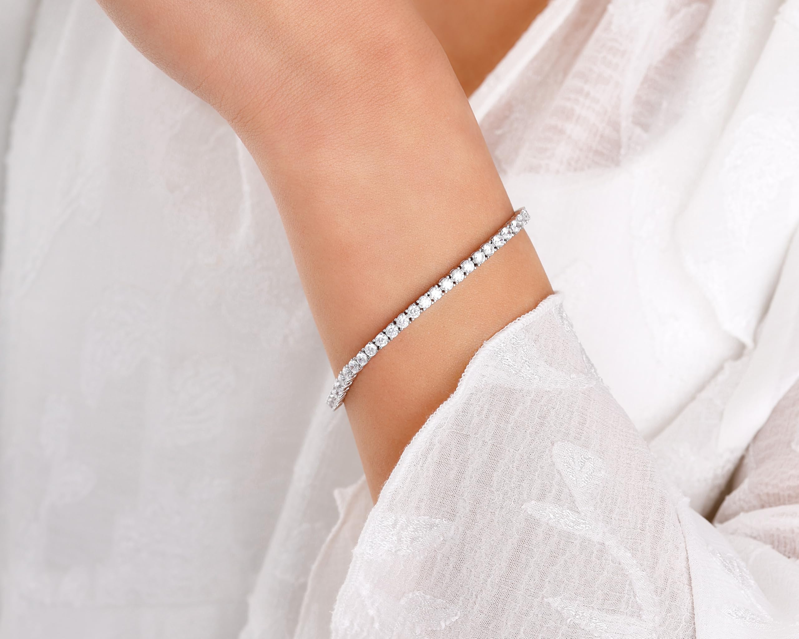 Tennisarmband Damen 3 mm – 925 Sterling Silber Zirkonia Armband 18 cm – Funkelndes Silberarmband für Frauen – Edler & Zeitloser Schmuck – Lucoro