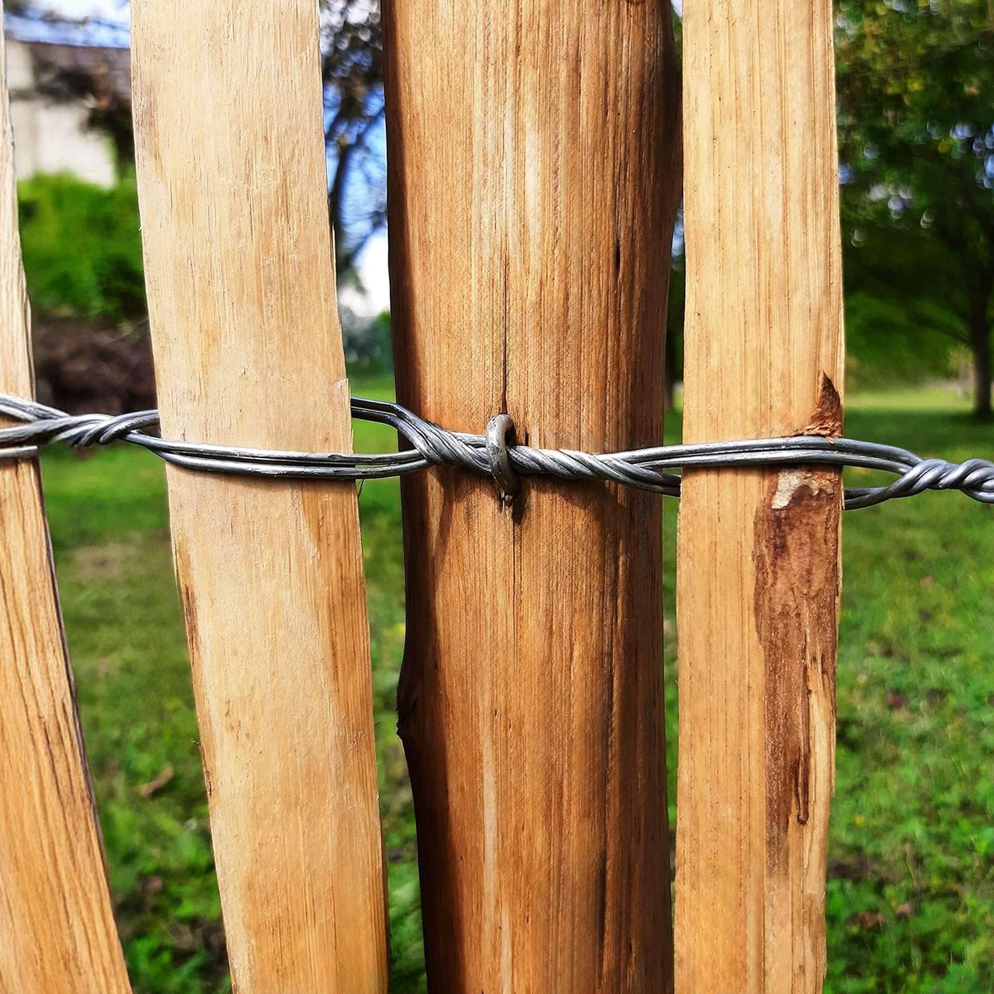 BOGATECO Valla de estacas de madera de avellana, 120 x 500 cm, con postes de 150 cm, distancia entre láminas de 7 a 8 cm, perfecta como valla de jardín, valla de madera, postes duraderos