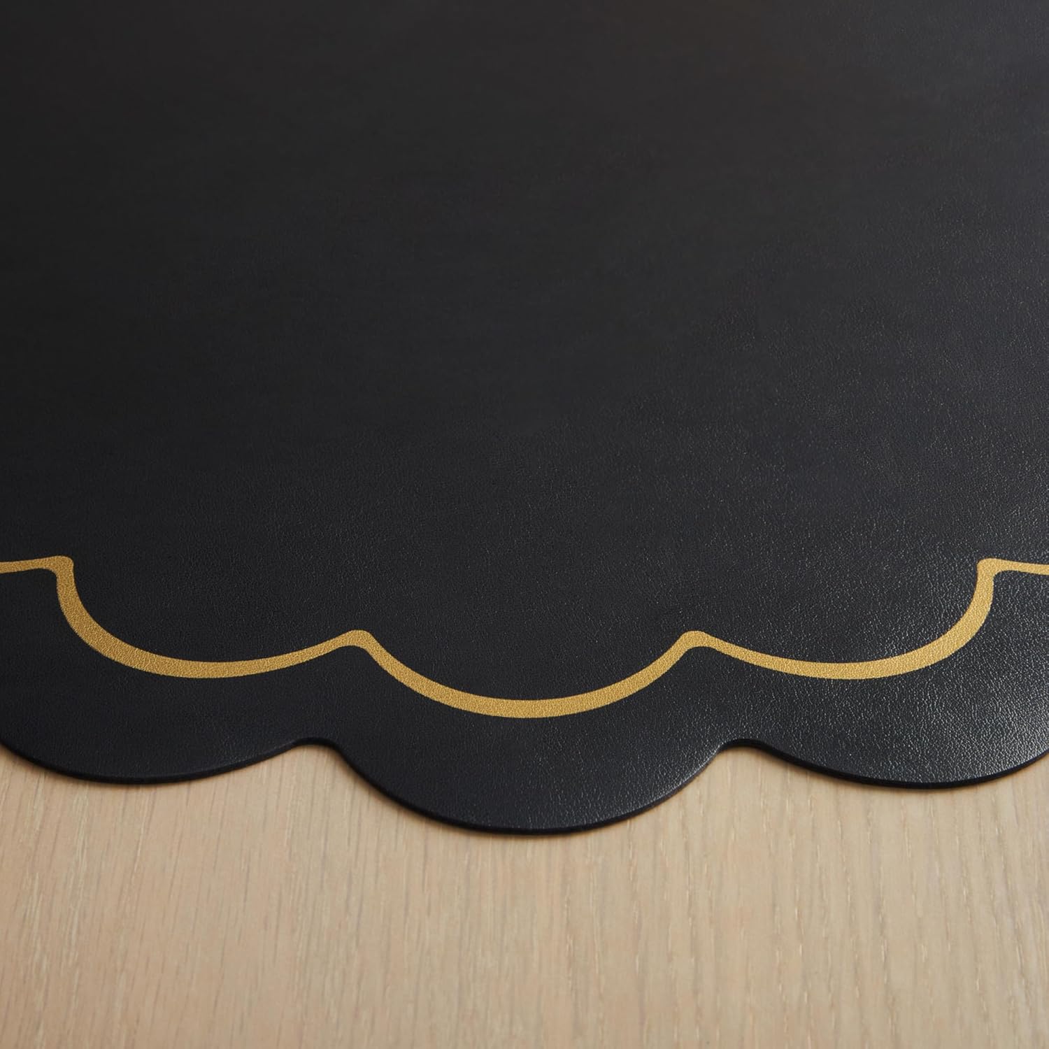 kate spade new york Scallop Edge Round Reversible Placemats 6-Pack Set, Imitation Leather with Metallic Print, Water Resistant, Easy Wipe Clean, Black/Gold, 15" Round