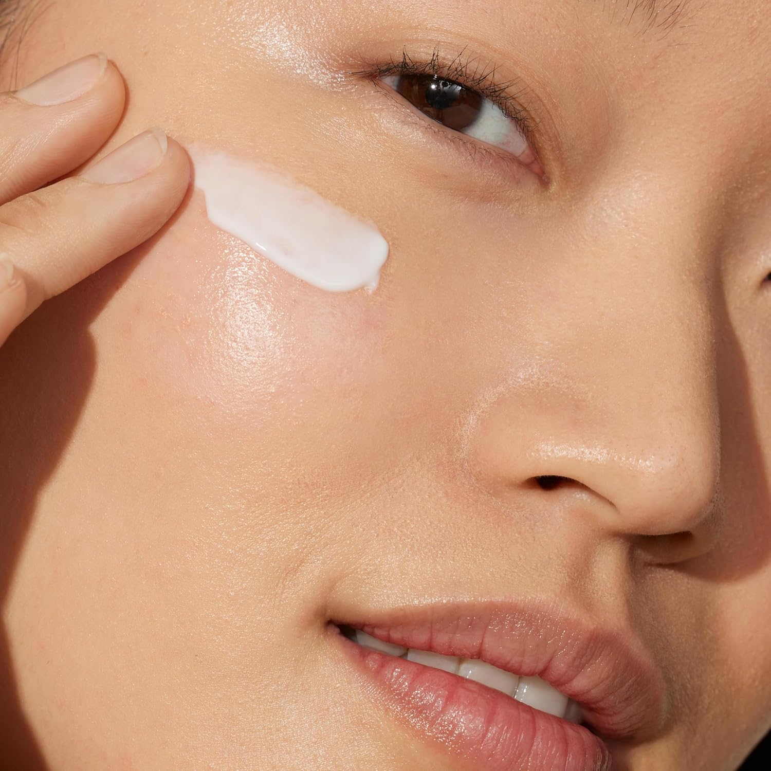 Origins Mega-Mushroom Restorative Skin Concentrate Serum | Visibly Reduces Redness & Strengthens Skin's Barrier | With Reishi Mushroom, 1 Fl Oz - Image 8