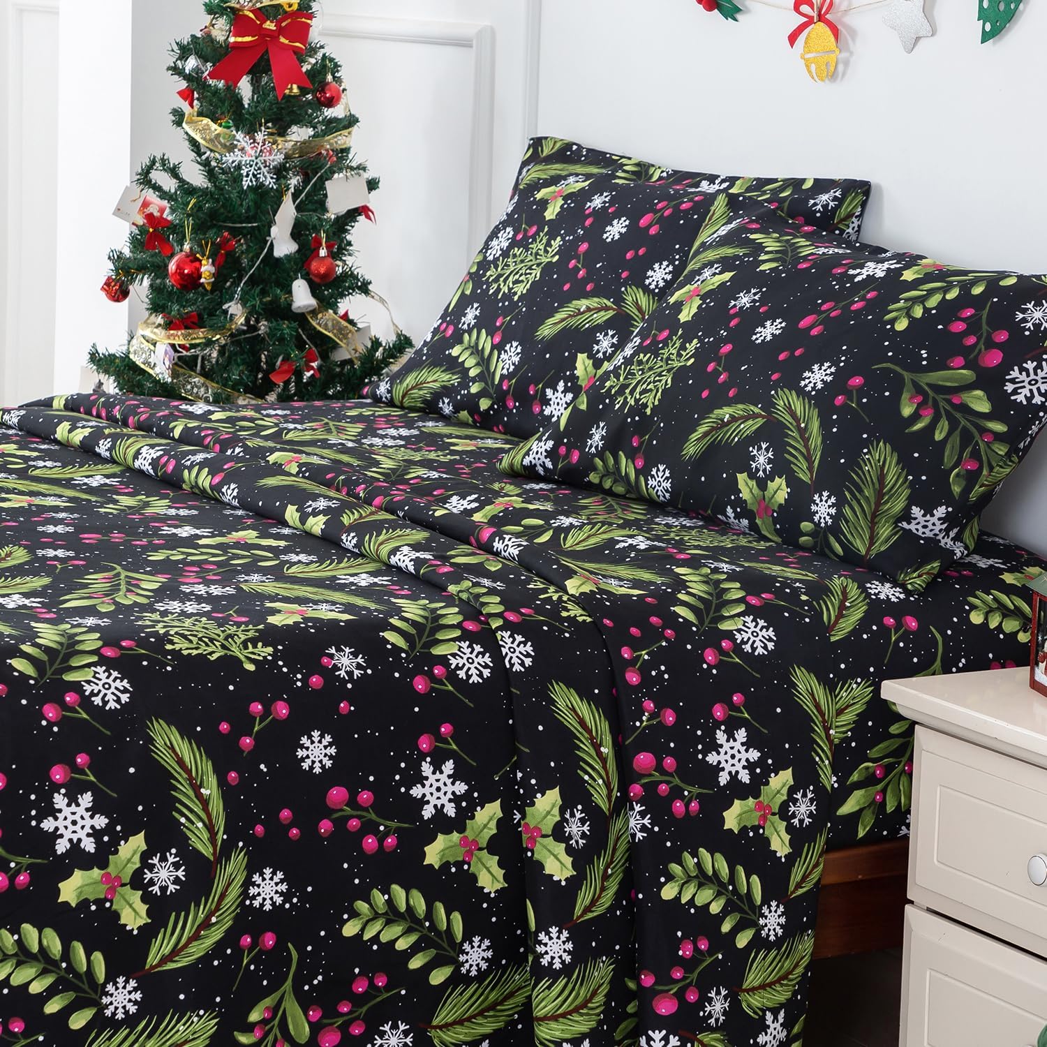 KACEMOO Christmas Sheets Queen, Soft Microfiber Pattern Bed Sheet Set,Christmas Snowflake Tree Sheet Set, 17 Inches Deep Pocket Fitted Sheet,Christmas Pillow Covers Winter Holiday Sheets Set Black