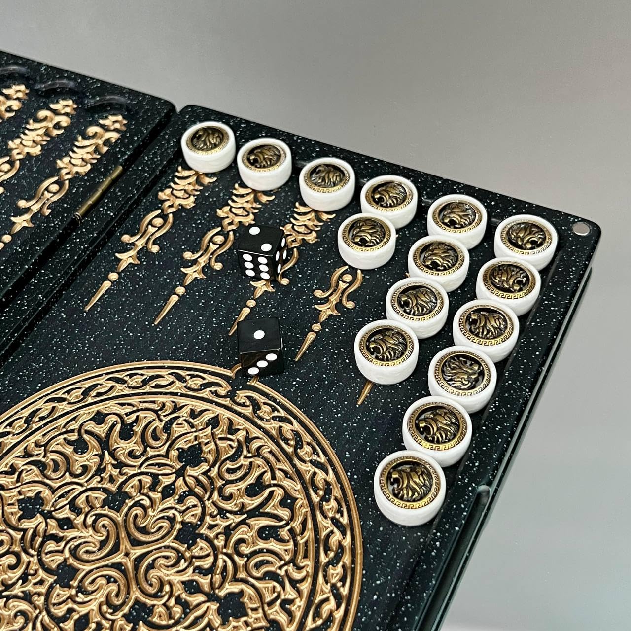 Backgammon de lujo "Golden Leon" – Juego hecho a mano de piedra acrílica y resina, tamaño mini 30 x 15 cm, listo para regalo, tamaño: 30 cm (11,8 pulgadas)