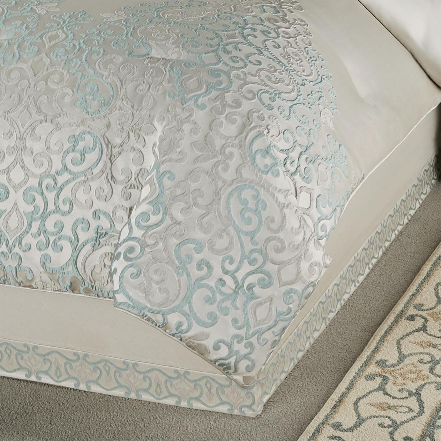 Luxurious Avalon Bed Set | Sophisticated Jacquard Woven Scroll | Oyster Spa Silver Gray | 4 Piece Set: Queen Comforter, 2 Standard Shams, and Bedskirt