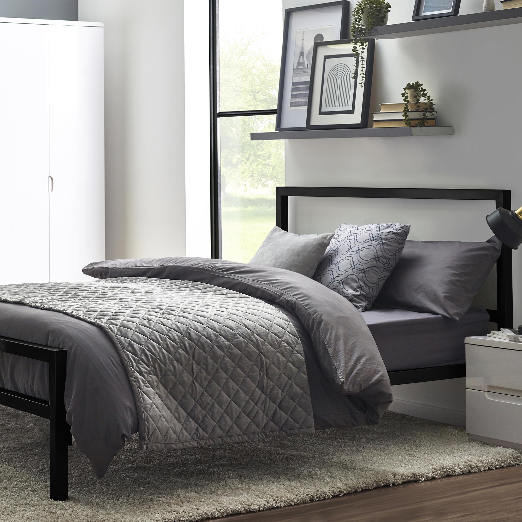 Julian Bowen Soto Metal Bed 135Cm - Satin Black