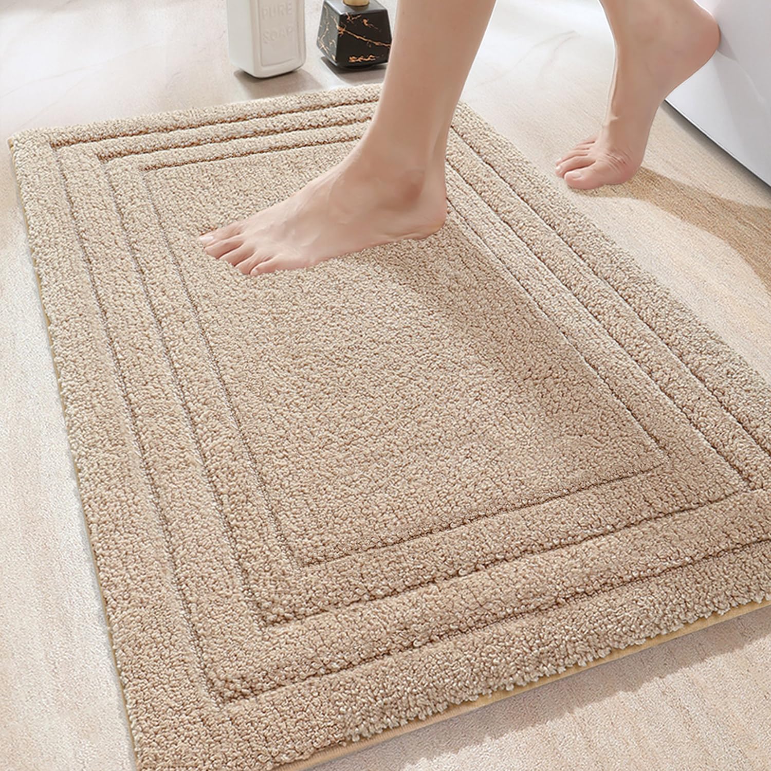 Alfombra Baño 40 x 60 cm, Alfombrilla Súper Absorbente, Suave y Cómoda, Lavable a Máquina, Alfombras Antideslizante para Ducha, Dormitorio, Cocina, Beige