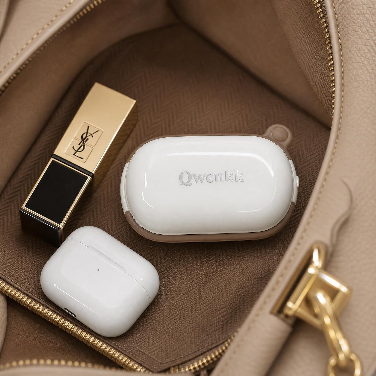 Pill Cutter and Splitter with Case, Compact Travel Pill Cutter with Removable Non-Slip Silicone Pad, Portable Medicine Box for Tablets, Vitamins and Daily Pills, Beige