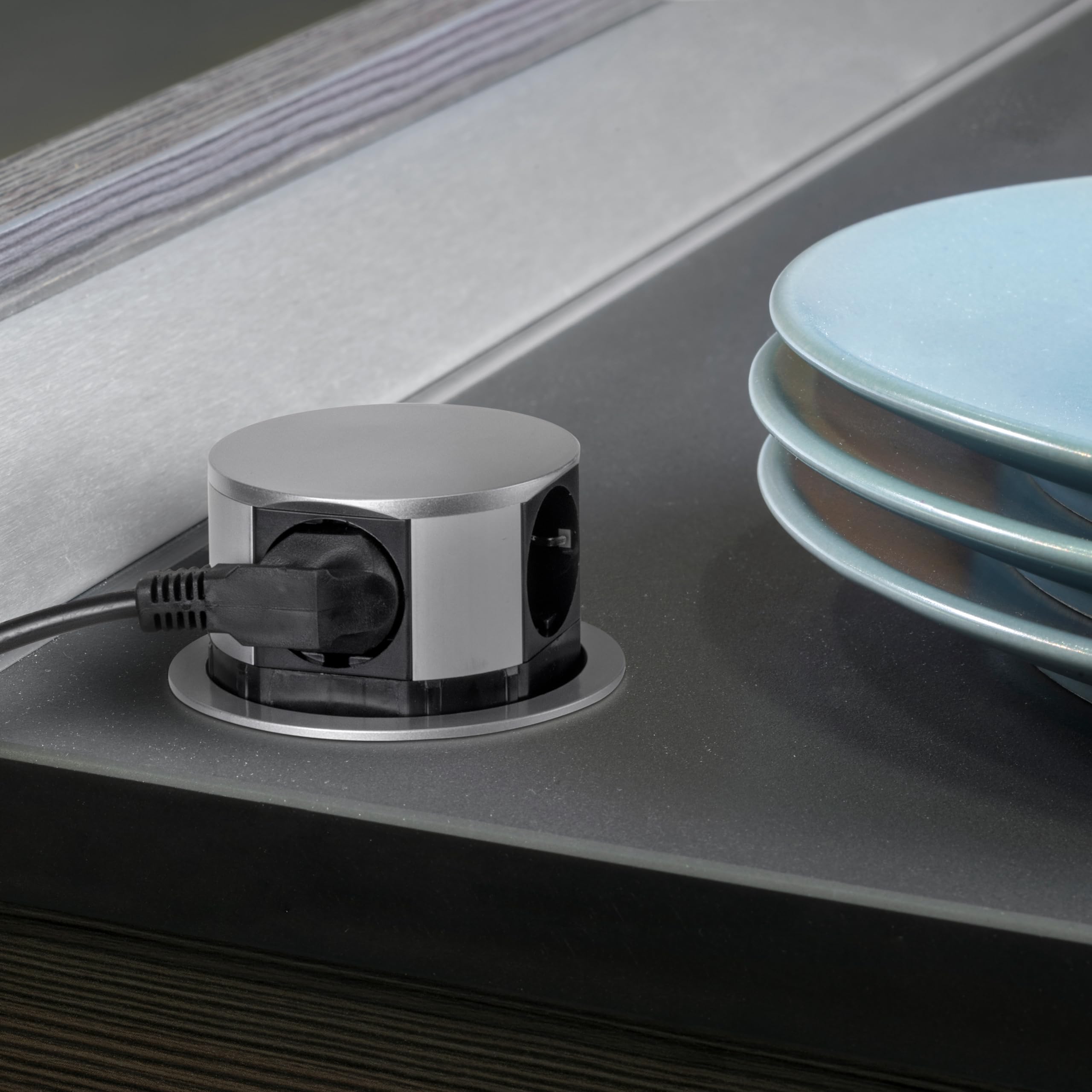 Emuca - Multiconnecteur Vertikal Push diamètre 100mm, 3 Prises de Type Schuko, 1 USB Type A, 1 USB Type C, Acier et Plastique, Peint en Aluminium
