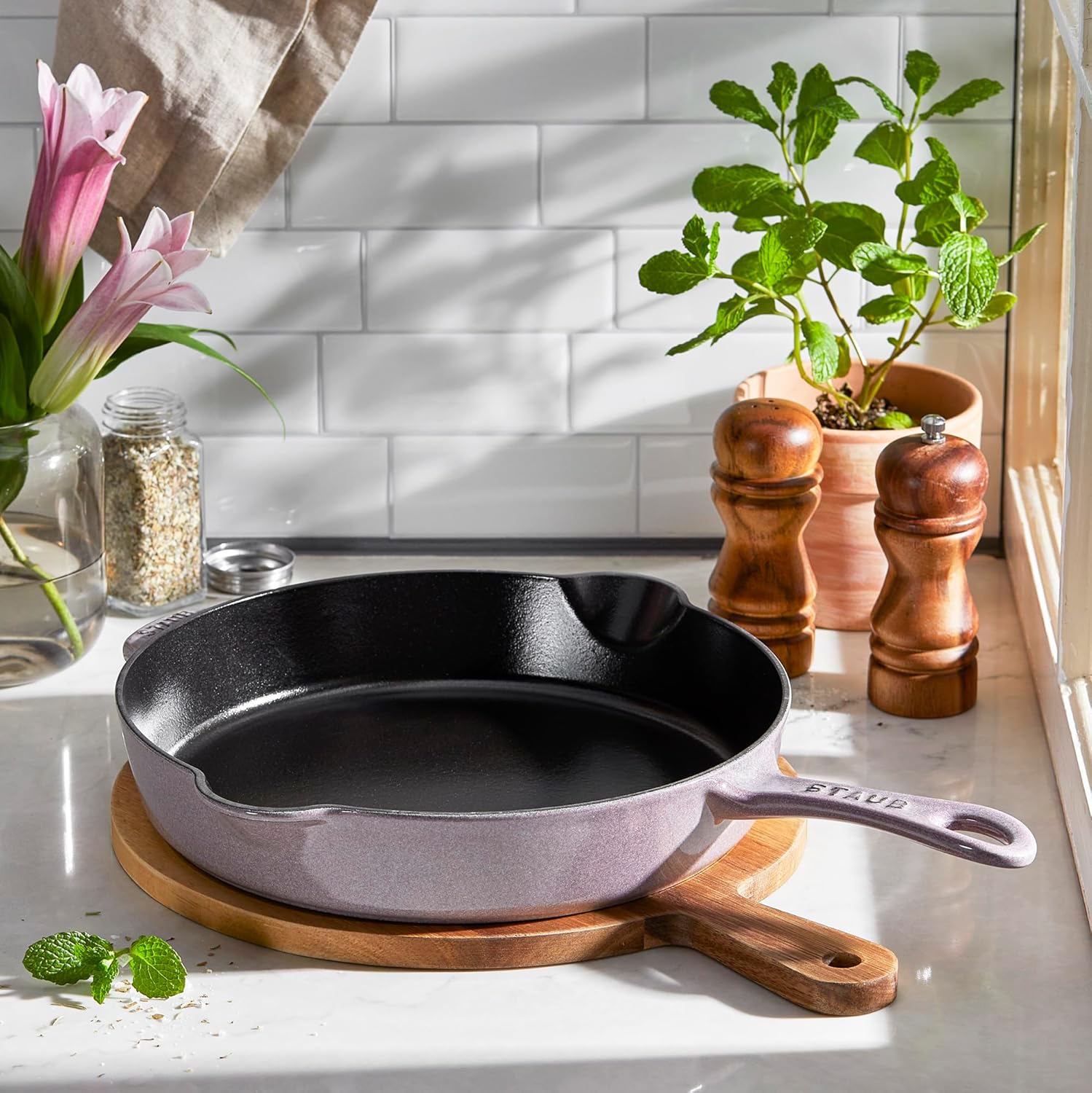 Staub Cast Iron 10-inch Fry Pan - Lilac