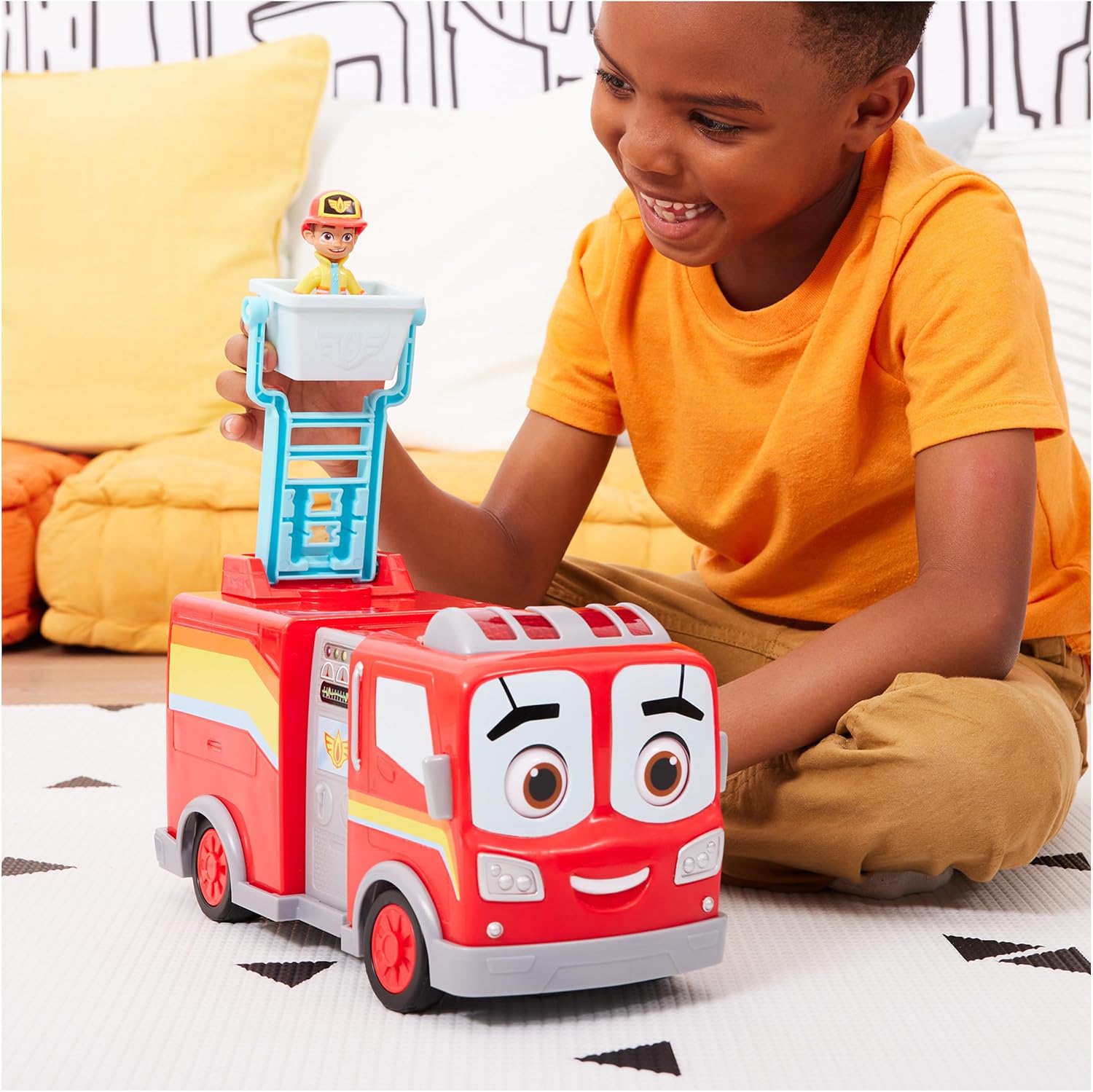 Disney Junior Firebuds, Bo & Flash Rescue Adventure Fire Truck with VROOMLINK, Lights, Sounds, Movements Kids Toys for Boys and Girls Ages 3+