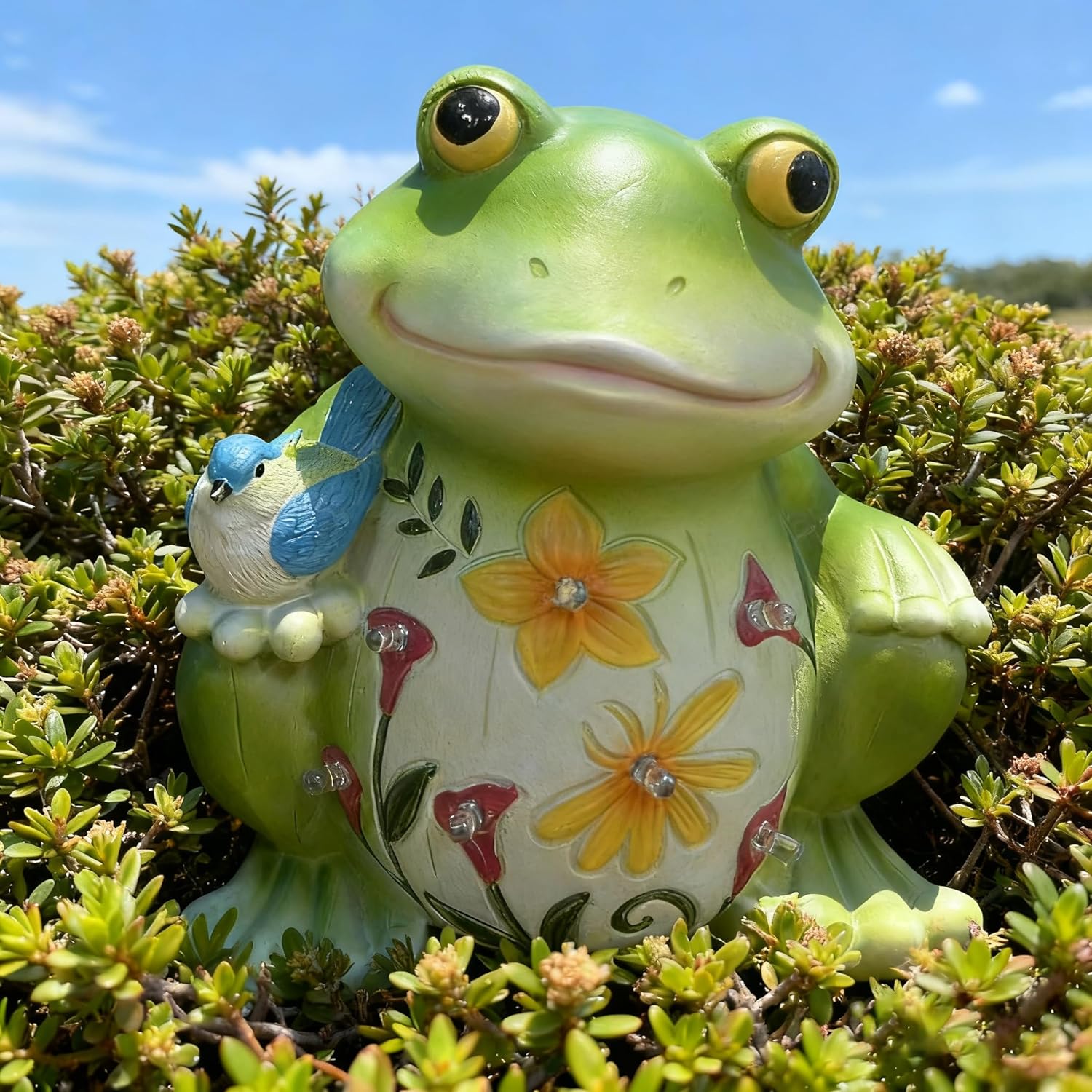IVCOOLE Outdoor Frog Sculptures,Solar Resin Garden Outdoor Statues,Mother's Day Frog Gifts Sculptures Decorations for Home Patio,Yard,Lawn, Porch, Ornament