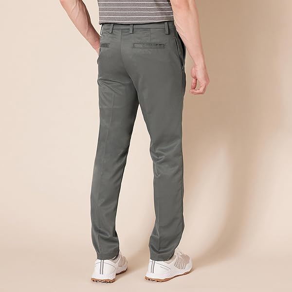 Amazon Essentials Homme Short de Golf Extensible à Coupe Ajustée - 2