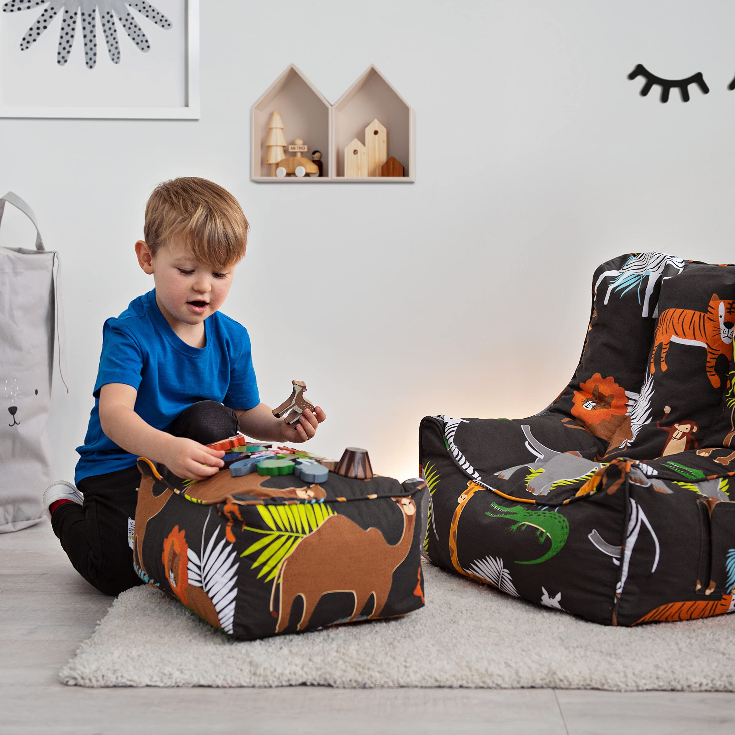Ready Steady Bed Poltrona a sacco per bambini, con poggiapiedi, poltrona morbida, comoda e sicura per la stanza dei giochi, design ergonomico, mobile comodo per bambini (Africa)