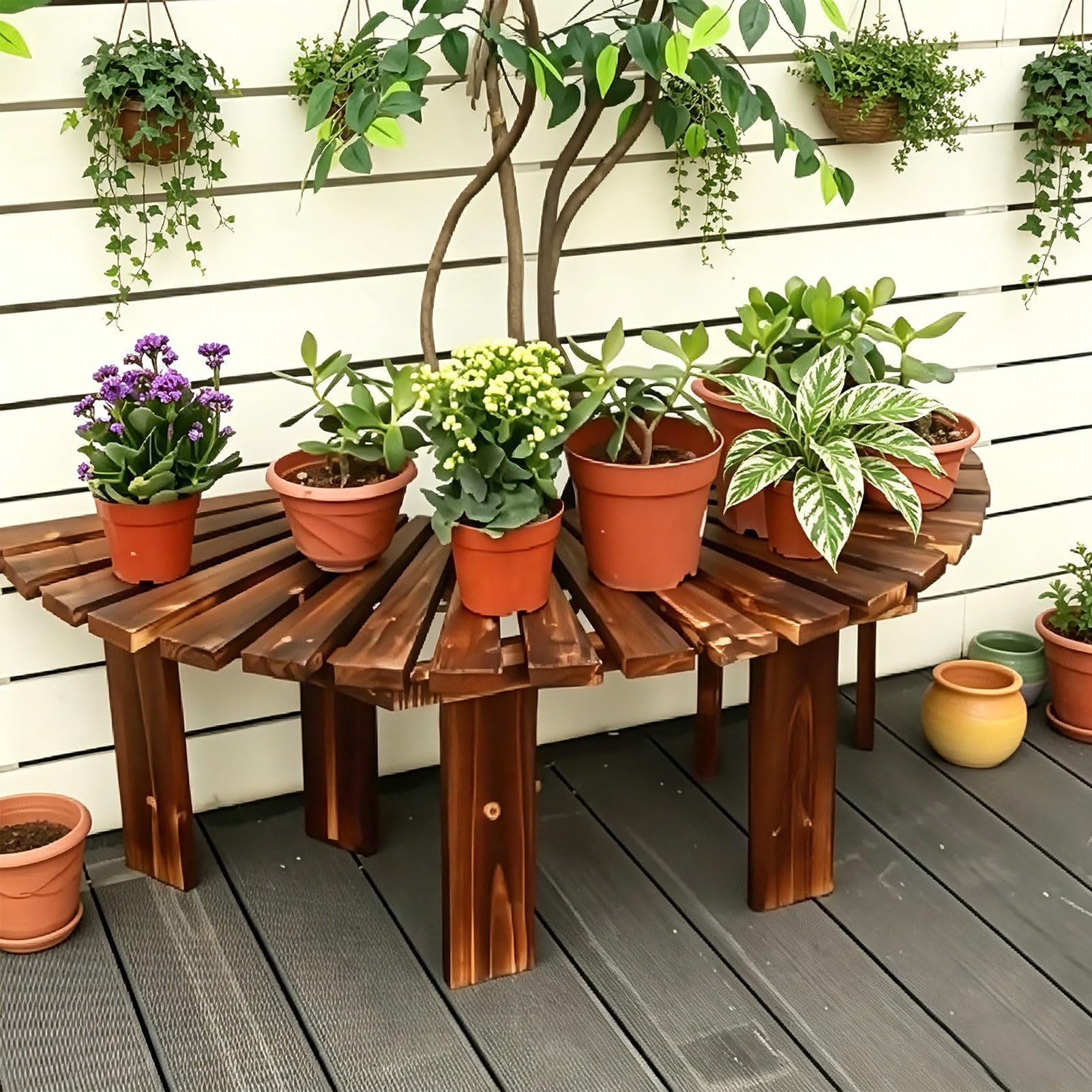 Soporte para plantas y banco semicircular para aprovechar esquinas muertas