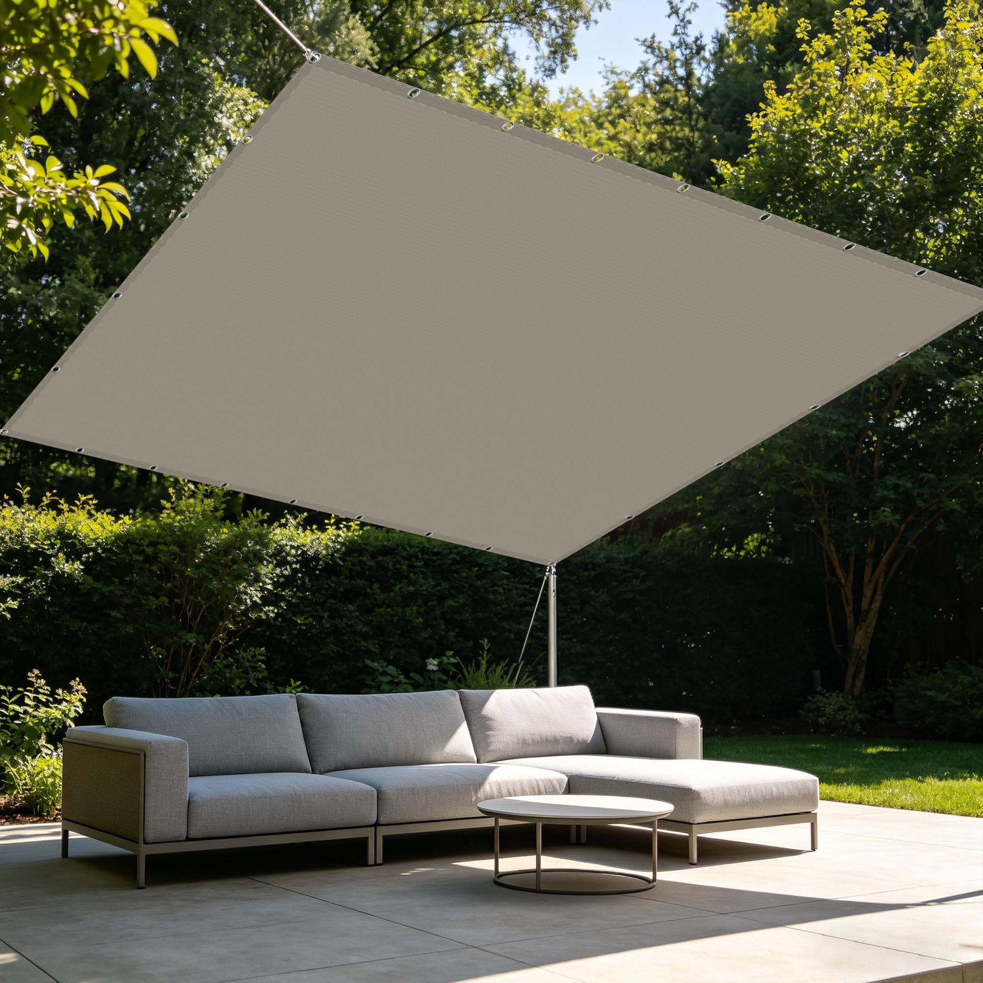 Voile d'ombrage étanche pour grand jardin et repas sur la terrasse en été