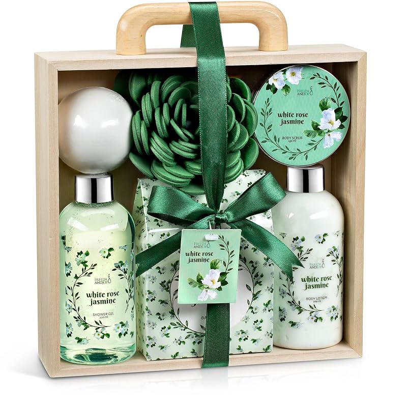 Conjunto de banho Freida and Joe White Rose Jasmine com gel de banho, loção corporal, esfoliante, sais, bomba de banho e esponja, em gabinete de madeira
