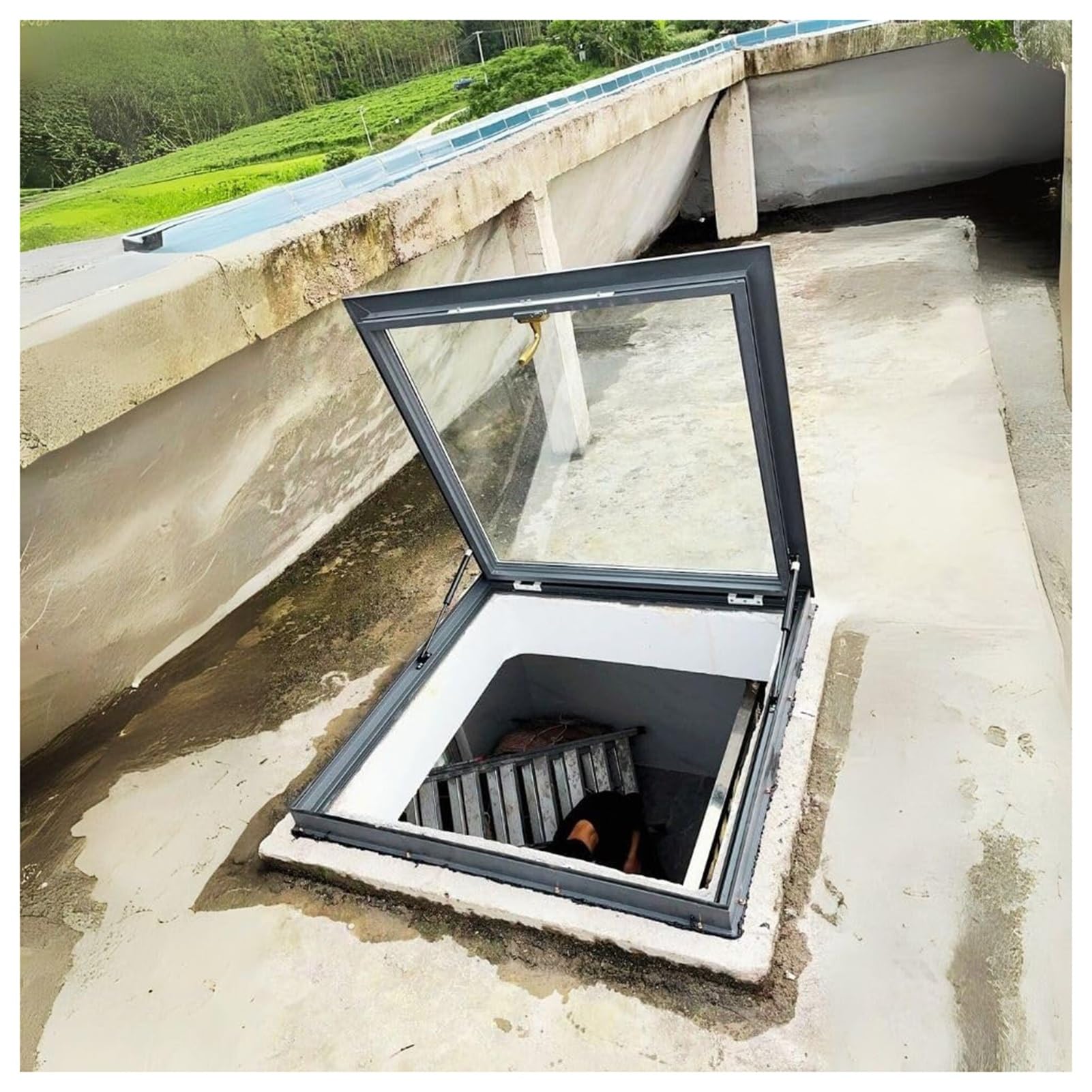 Hzimhnhi One Color 1Pc Skylight Roof Window Access Hatch - Aluminum Alloy & Tempered Glass,For Attics, Basements, And Roofs(26X36in)