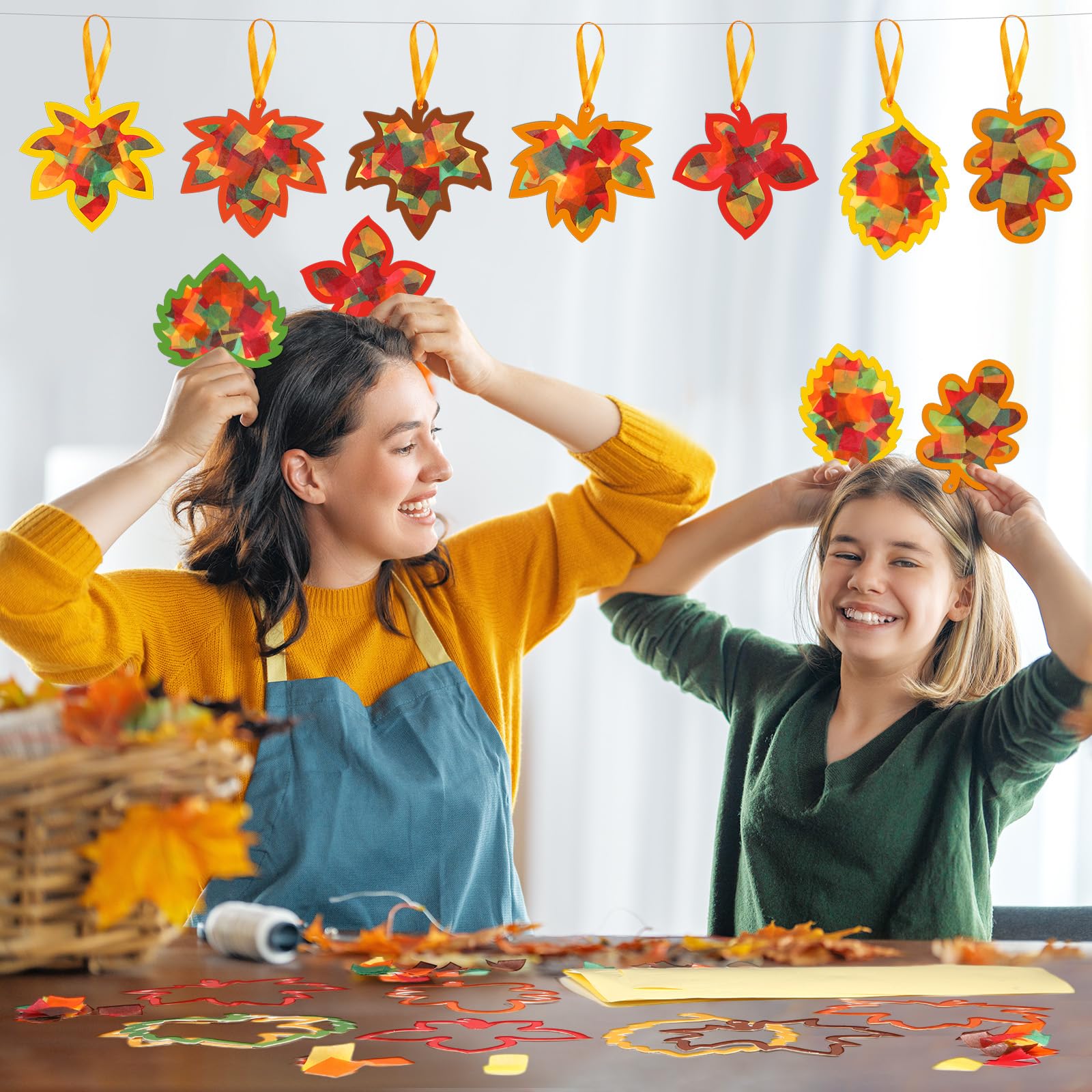 Containlol 24-teiliges Herbstblatt-Sonnenfänger-Bastelset, Herbst-Ahornblatt, DIY, Fenstermalerei, Basteln, Seidenpapier, Sonnenfänger, Dekoration, Ornament für Kinder, Klassenzimmer, Kunst,