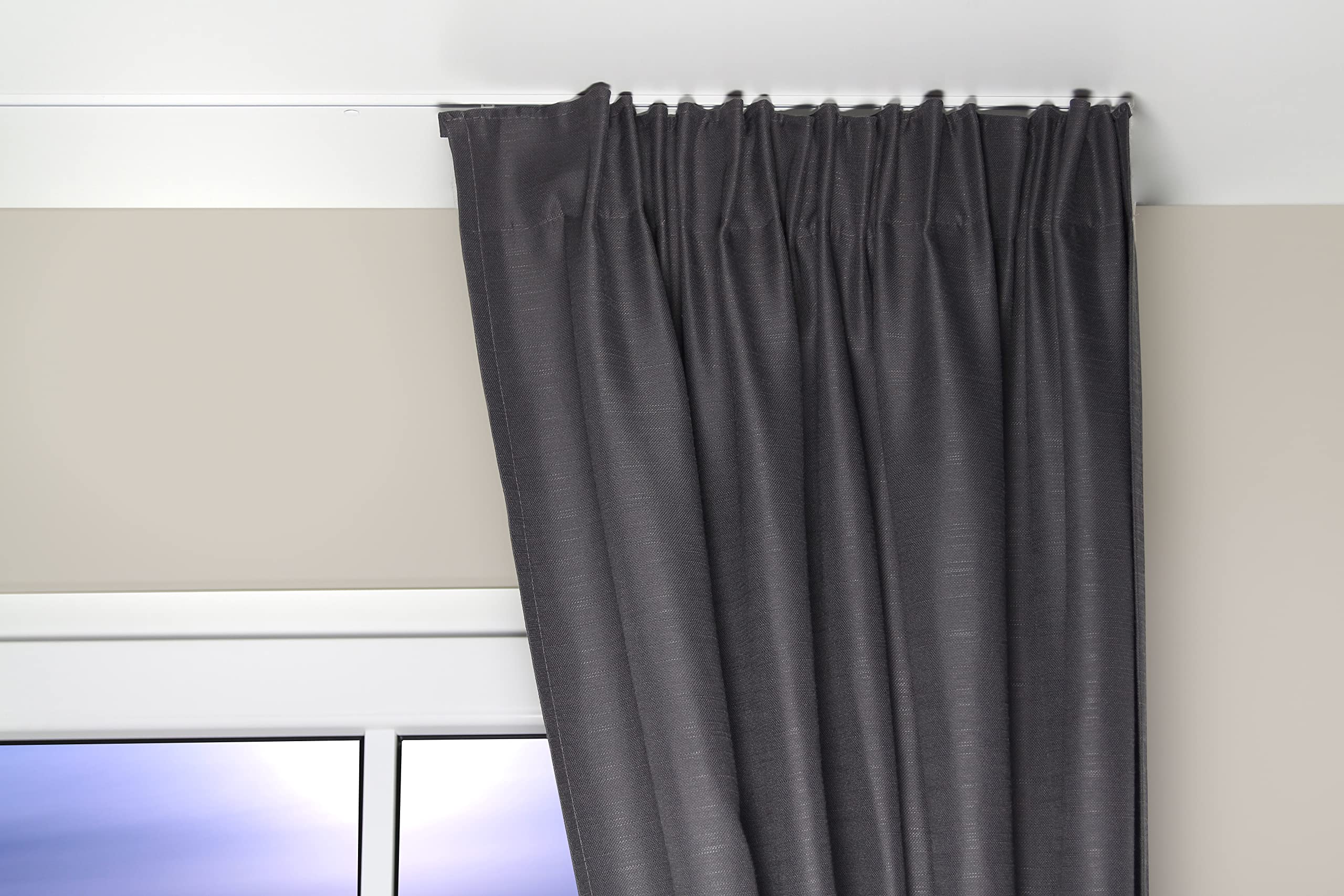 Deco-Raum Gardinenschiene auf Maß Aluminium 1-läufig vorgebohrt Vorhangschiene Deckenbefestigung für Schiebevorhang Vorhang Gardinen mit Befestigungsmaterial weiss 180 cm Minimal