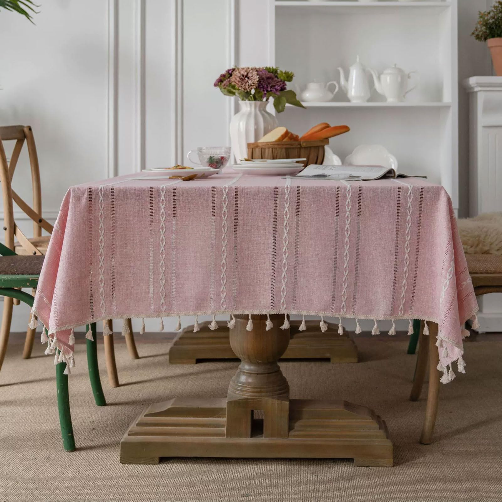 Nappe rectangulaire à rayures et pompons en tissu polyester