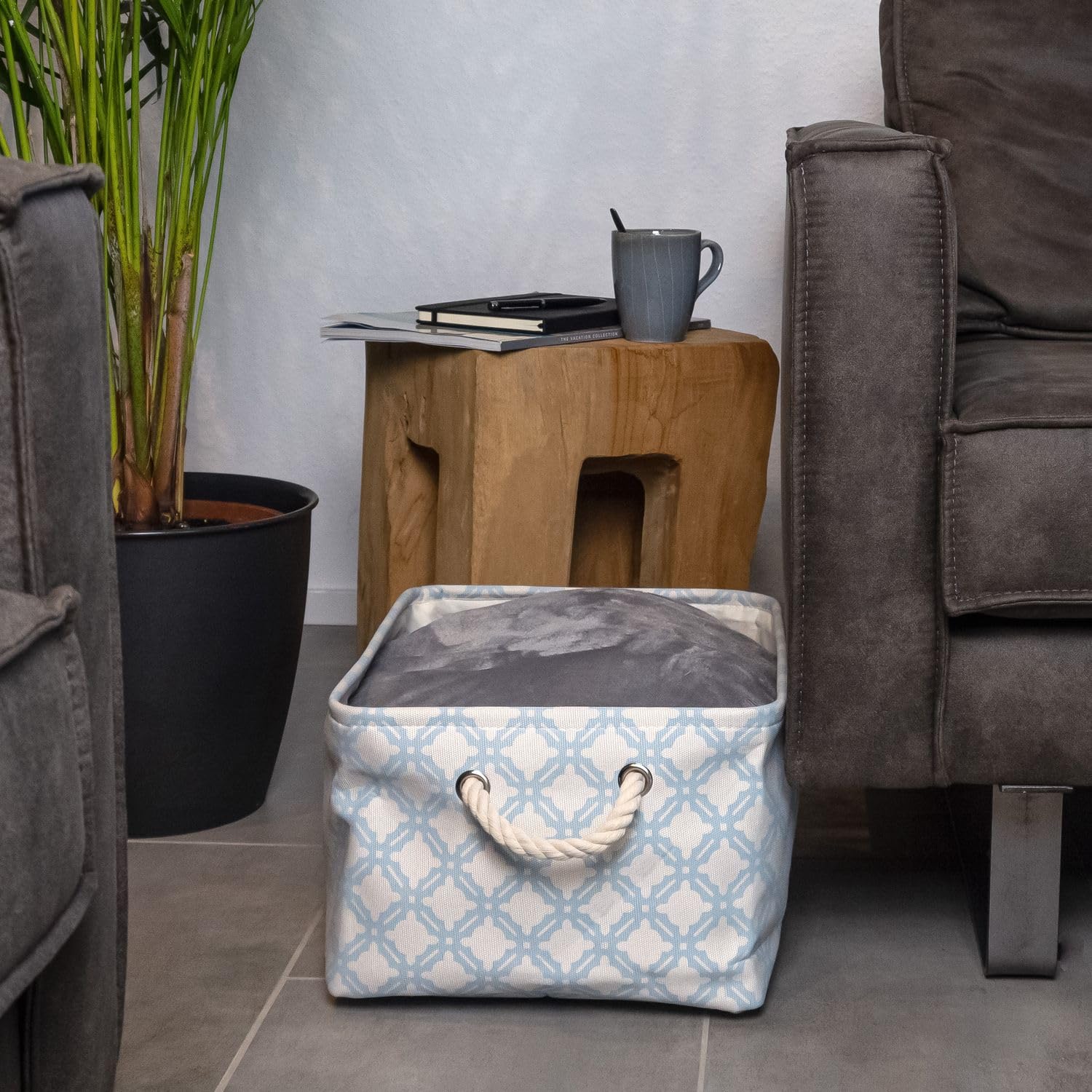Kosz do przechowywania Intirilife z rączką w kolorze niebieskim z wzorem - 41 x 31,5 x 21 cm- Po złożeniu 41 x 33,5 x 5,5 cm - Praktyczne pudełko do przechowywania na półkach jako dekoracja z pokrywką