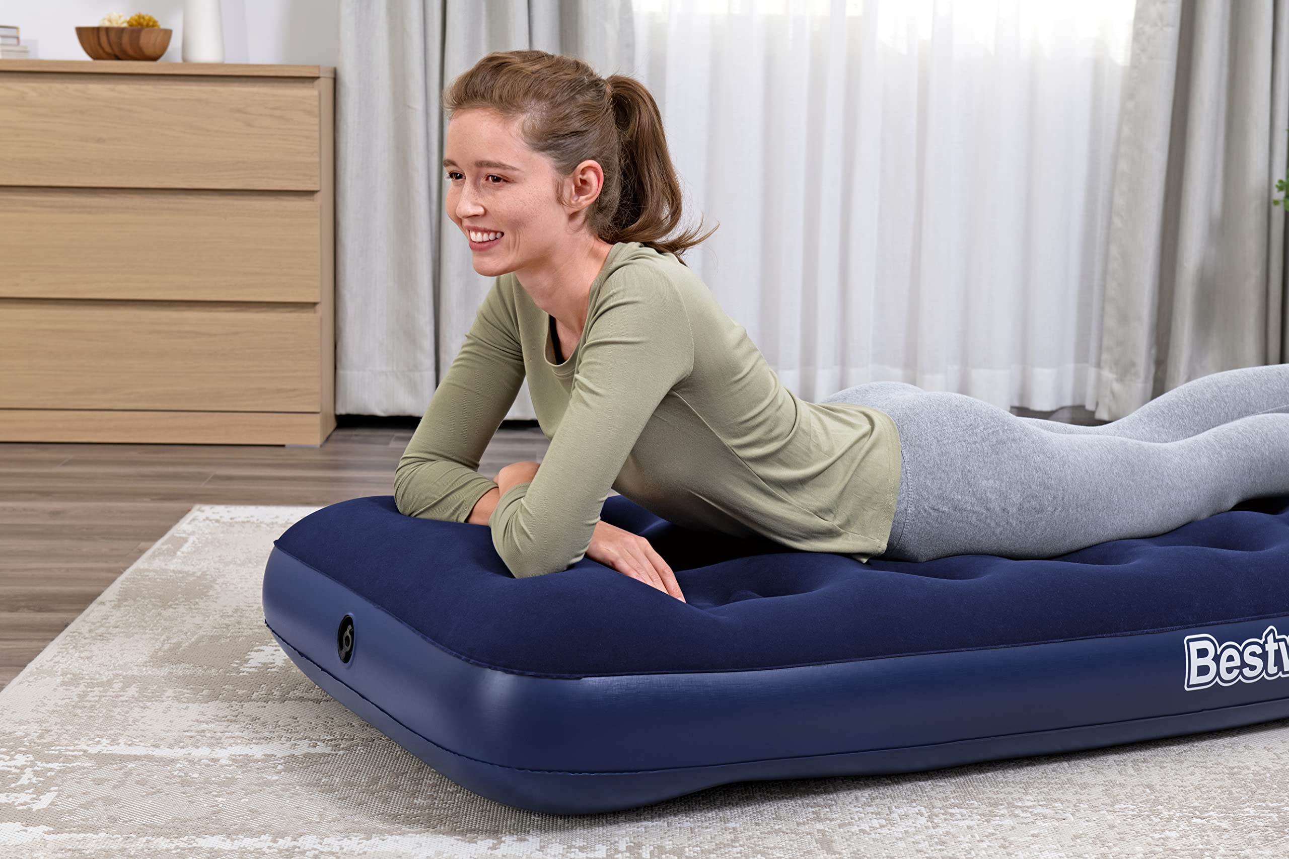 Bestway 73" x 30" x 11"/1.85m x 76 x 28 cm Air Mattress Jr Twin Built-in Foot Pump