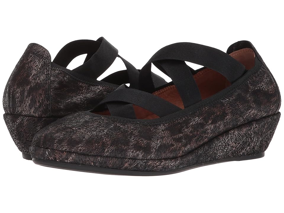 

Gentle Souls by Kenneth Cole Natalie Elastic (Brown/Blue) Women's Shoes