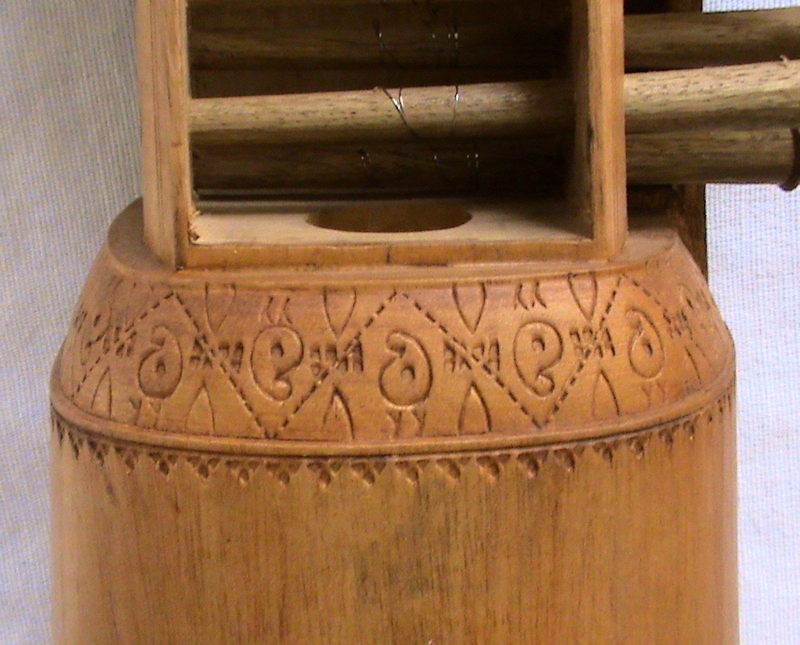 Concert Kalawati Sarangi made of Tun with Bow rosin tuning wrench and bag - Image 7