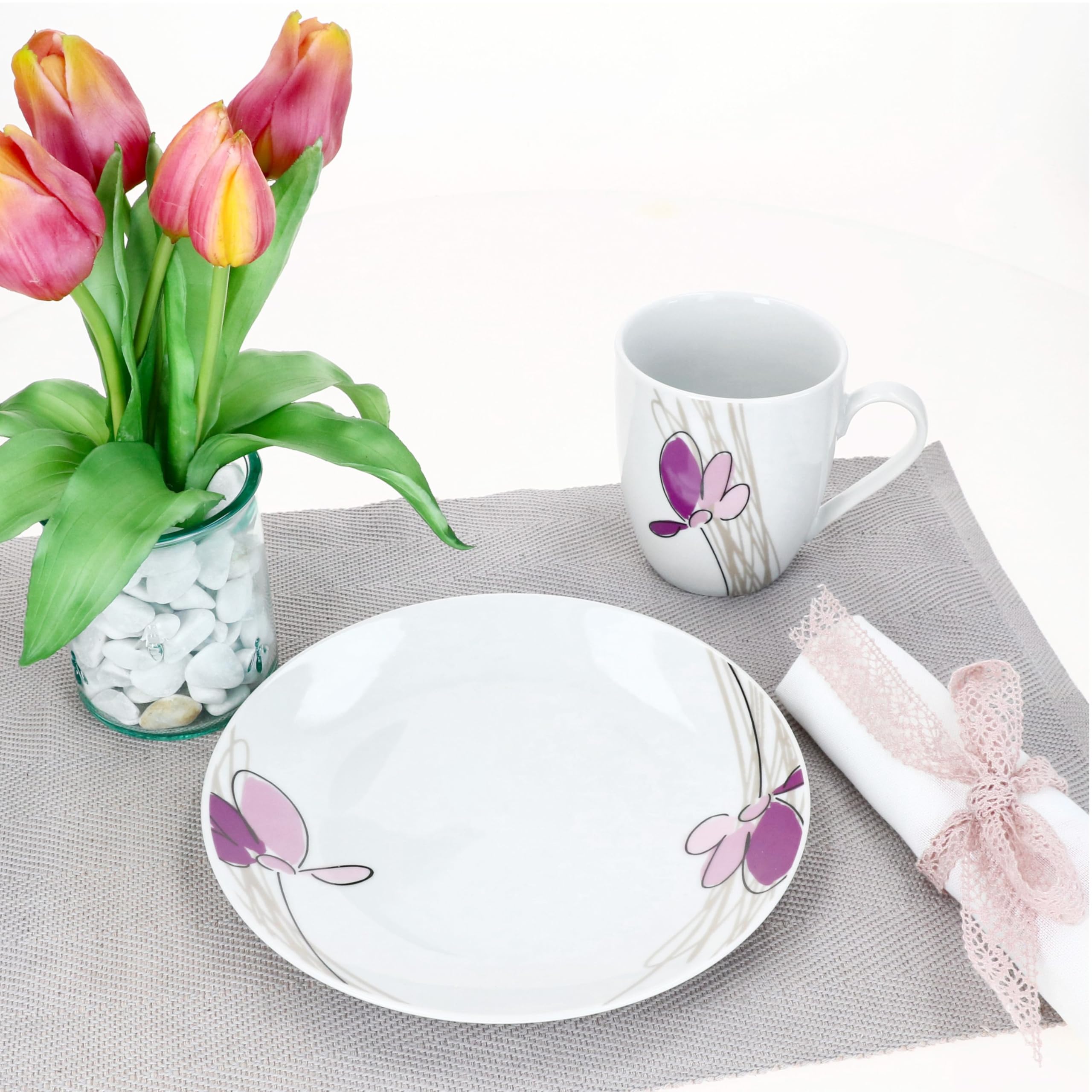 MamboCat Viola 12tlg Frühstücksset I 6x Kuchenteller & 6x Kaffeebecher 350 ml aus Porzellan I Weiß mit Blumen-Dekor in Violett I für 6 Personen I für Frühstück & Kaffee