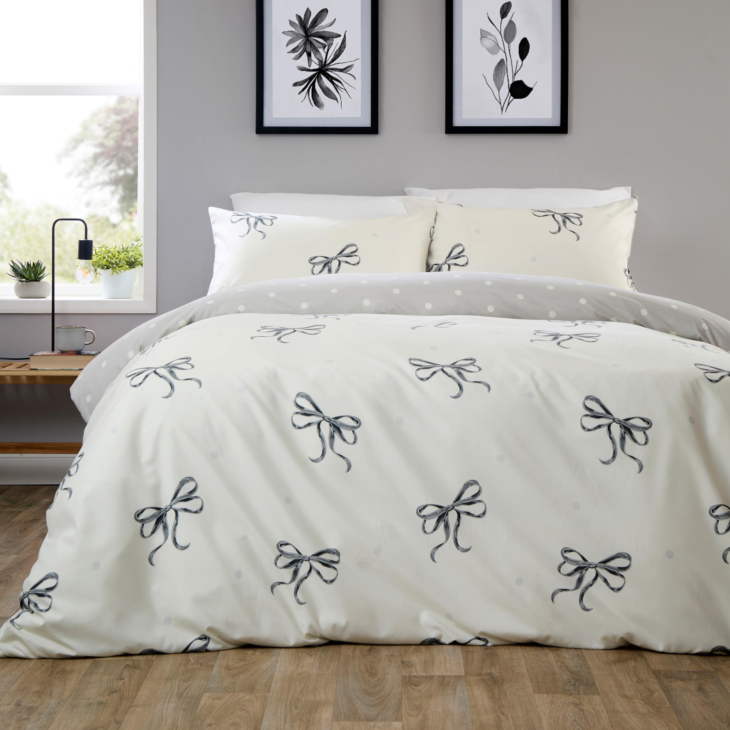 Olivia Rocco Easy Care Printed Duvet Cover Set 100% Microfibre Polyester Breathable Stylish Comforter Reversible Quilted Bedding Set with Pillowcases, Bows Black - Double — image 1