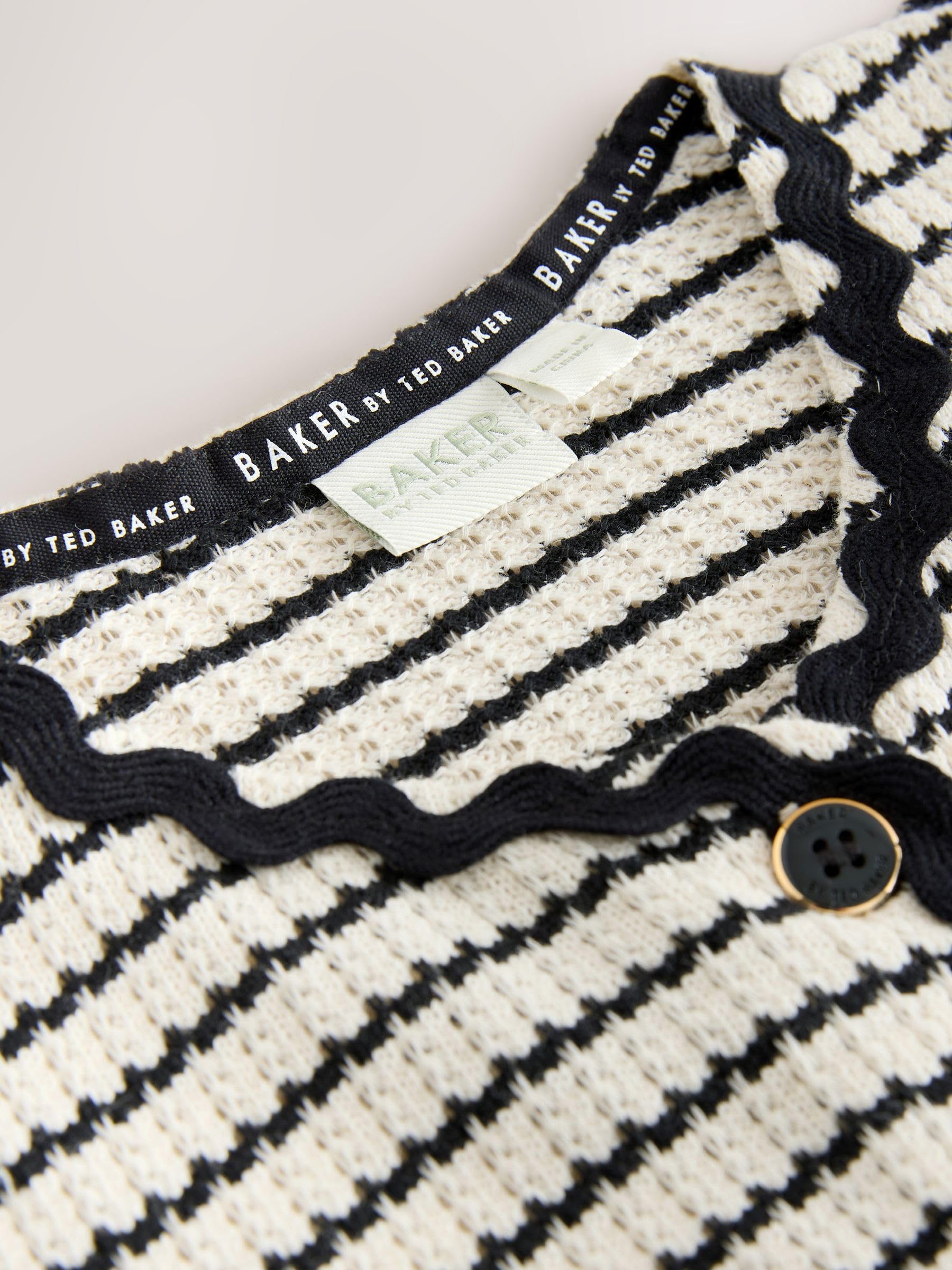Conjunto de 2 piezas para niña con tirantes de ganchillo y pantalones cortos