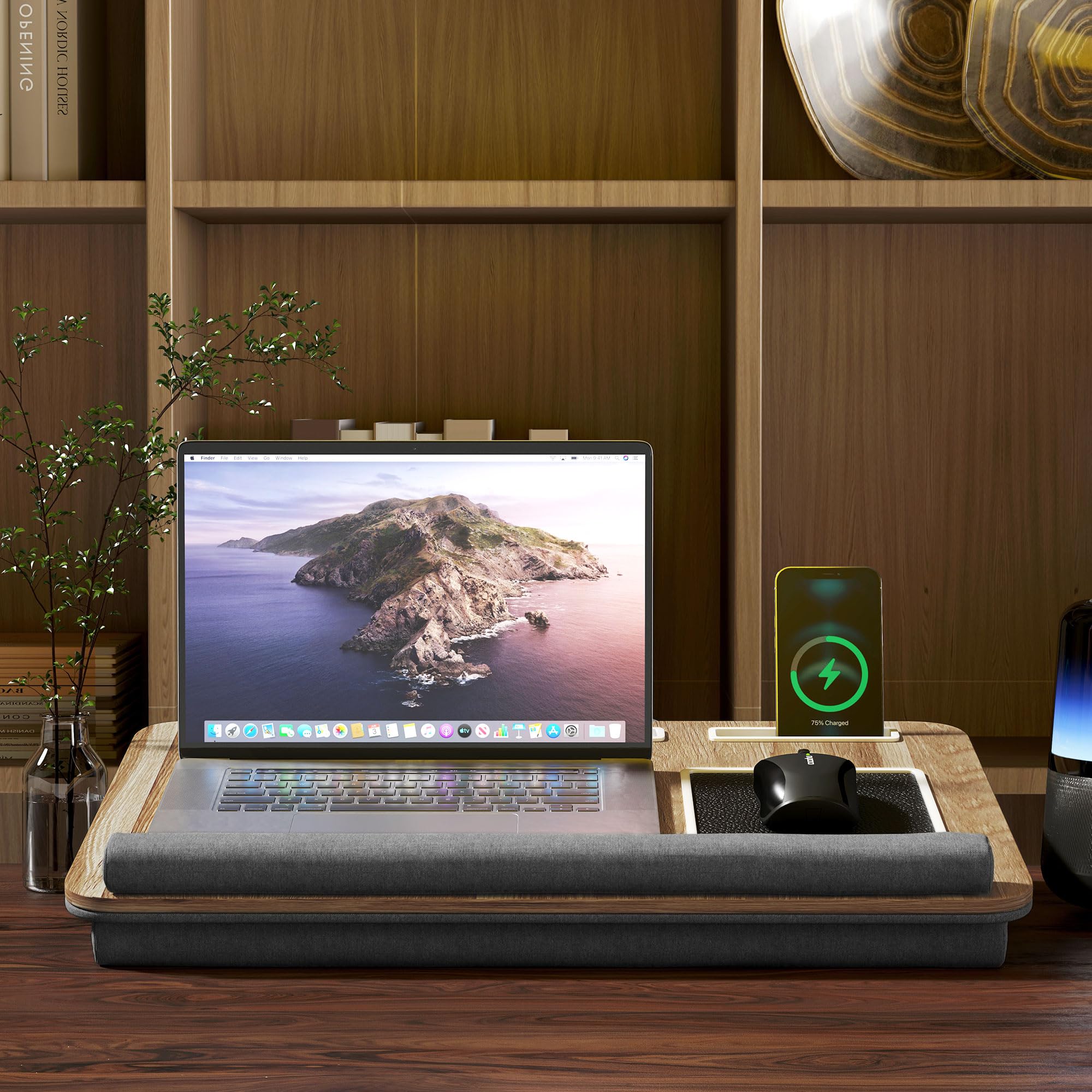 HOMCOM Support Ordinateur Portable lit Plateau pour Ordinateur Portable Table de lit avec traversin, Fente pour Tablette ou téléphone, Tapis de Souris, Repose-Poignet et poignée, 55,5 x 37 x 9 cm