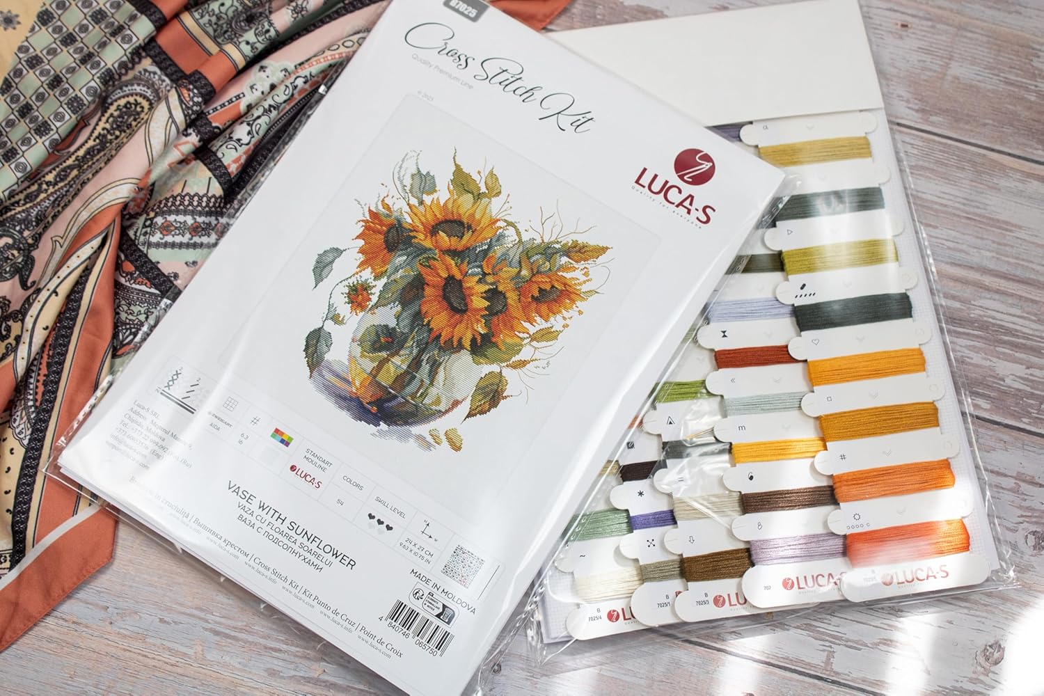 Luca-S Cross Stitch Kit, Vase with Sunflower, Counted Cross Stitch Kit for Adults, Embroidery Kit, B7025