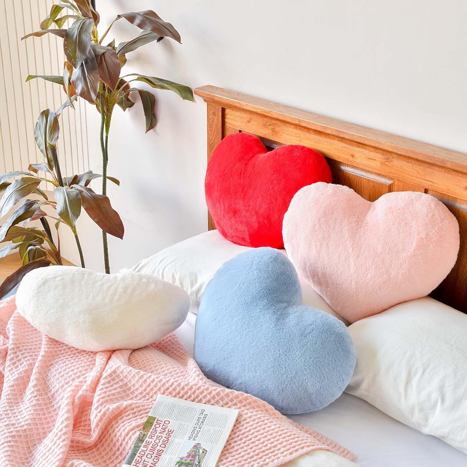 XVTRU Pink Heart Pillows, Cute Heart Decorative Pillow, Heart Shaped Throw Pillows for Bed, Faux Rabbit Fur Plush Hoom Decor Pillow Cushion for Chair Sofa Living Room (Large-19.6"x15.7")