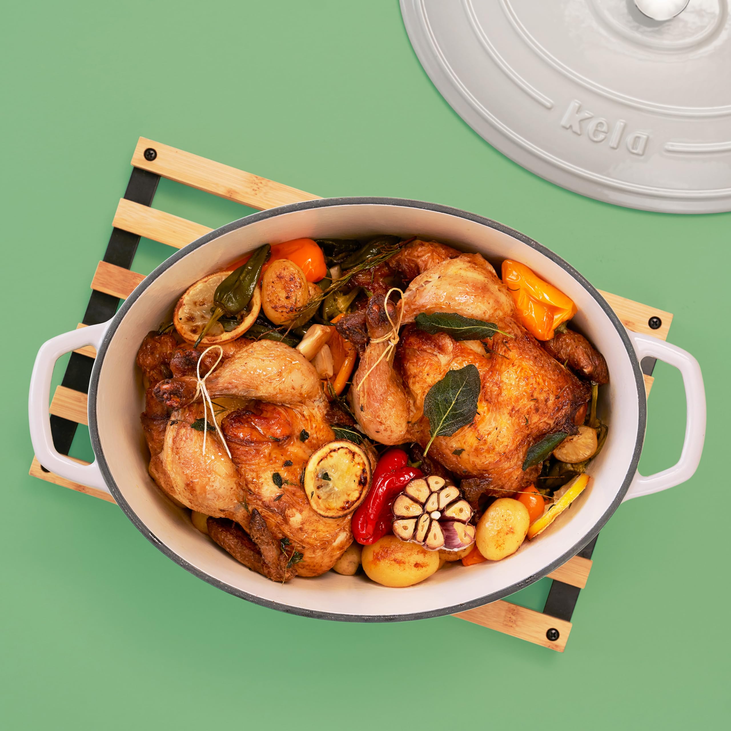 kela Bräter Gusseisen oval 9,3 Liter, Dutch Oven CALIDO, Induktion Gussbräter mit Deckel backofengeeignet, Gusseisen Topf emailliert, hellgrau