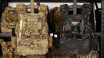 YAKEDA Tactical Outdoor Vest for Men /1000D Nylon Quick Release Laser-Cutting Modular Lightweight Vest