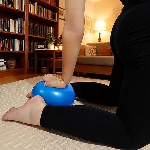 Miniatura 4 de Mini pelota de ejercicio de 9 pulgadas, superficie antideslizante portátil, pelota de yoga y pilates para entrenamiento de núcleo, fitness, uso en