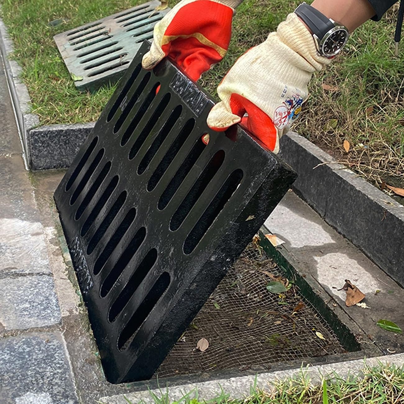 Griglia di scarico rettangolare in ghisa resistente, per patio, prato e giardino, 50 x 30 x 3 cm, facile installazione