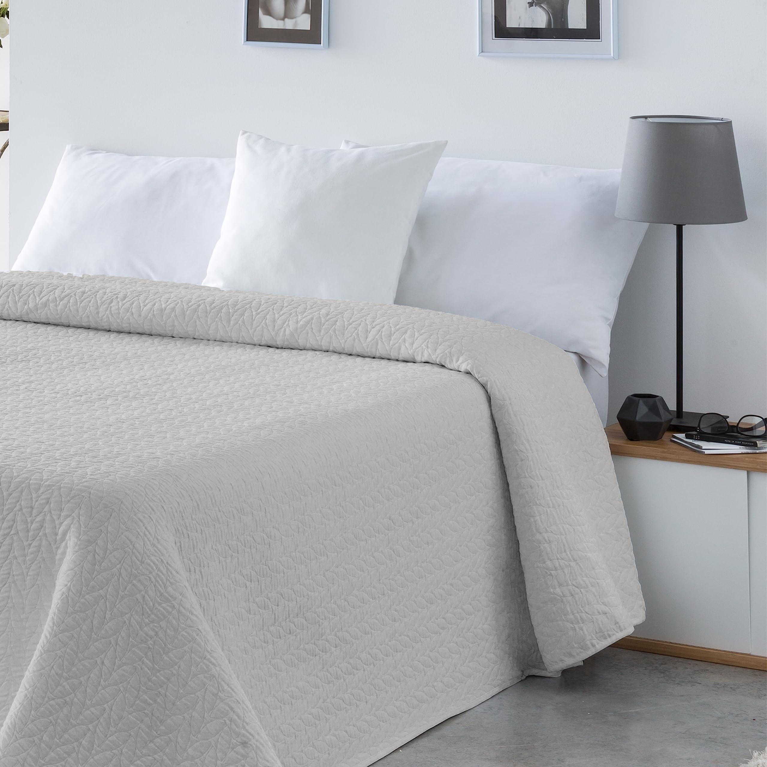VIALMAN Colcha Bouti Lisa Alba 04 para Cama de 135 cm | Beige | Tamaño 230 x 270 cm