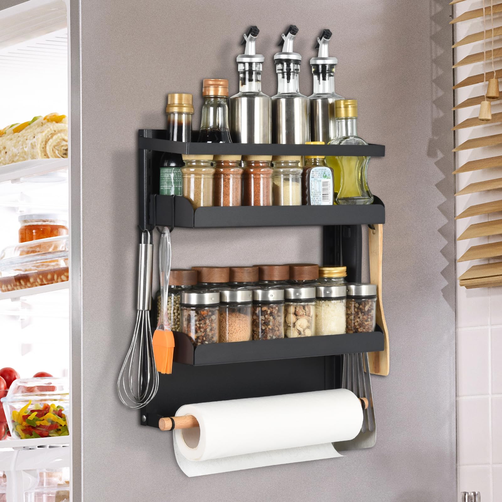 OTraki Scaffale Portaspezie Magnetico per Frigorifero, 2 Ripiani Organizer Cucina Senza Foratura Carico Massimo 8 Kg, Portaspezie Da Parete in Acciaio Inox con Porta Rotolo da Cucina e 4 Gancio
