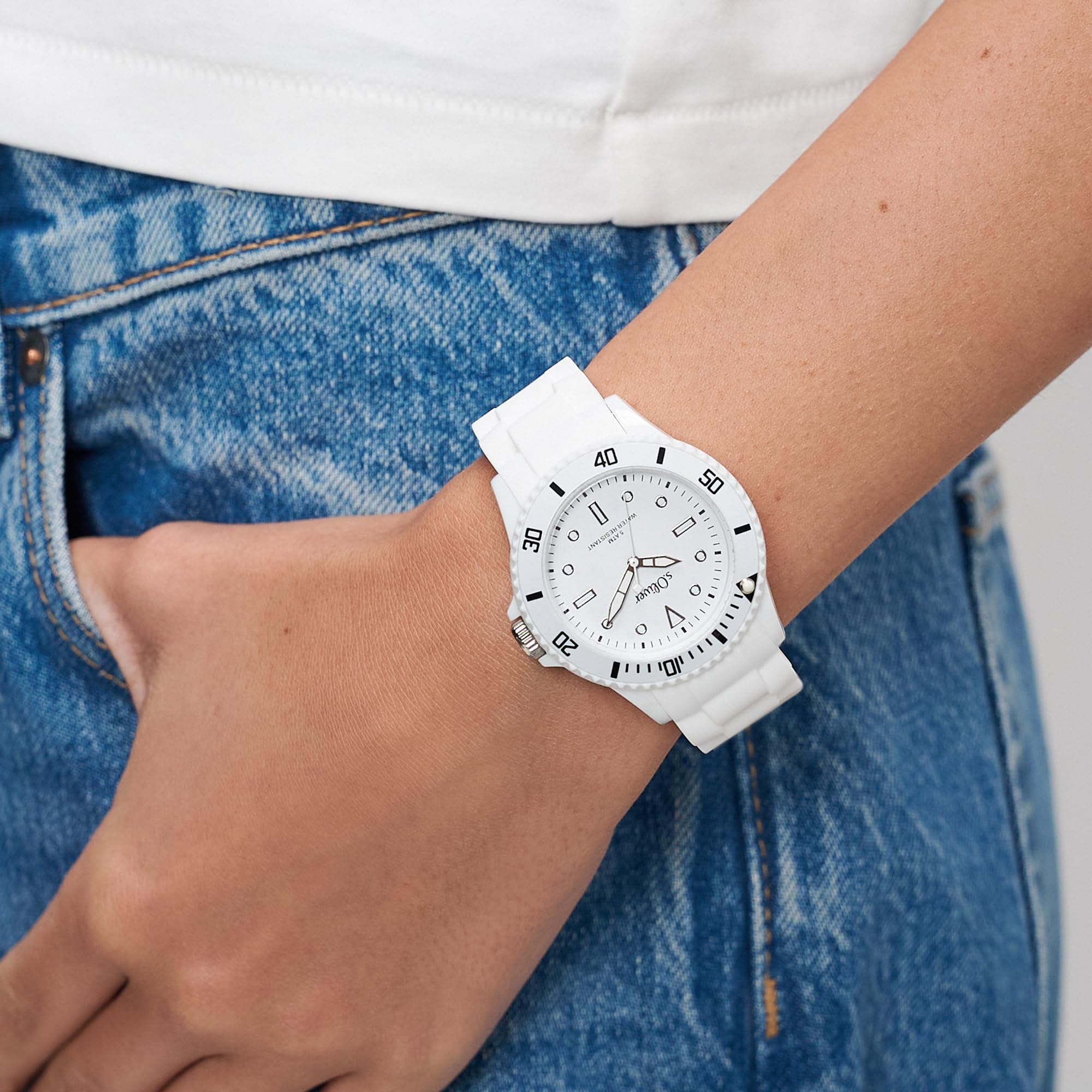 s.Oliver Armbanduhr mit Silikonband - 40 mm - Unisex Silikonuhr für Damen und Herren - analoge Armbanduhr mit Quarzwerk - hoher 5 ATM wasserdicht - Kratzfest